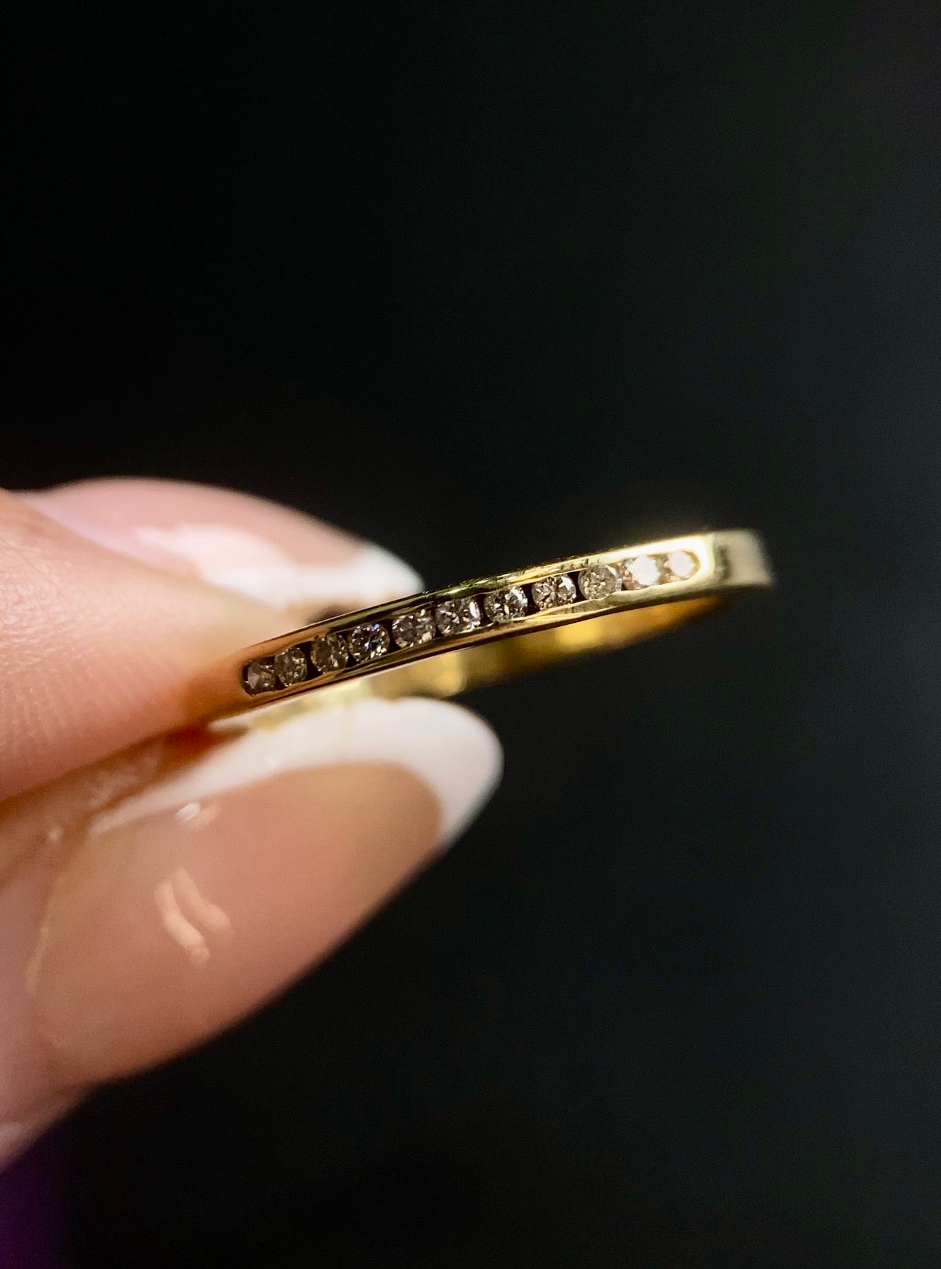 Churumbela Redonda 0.14ct Oro 14k Amarillo.            OF2322