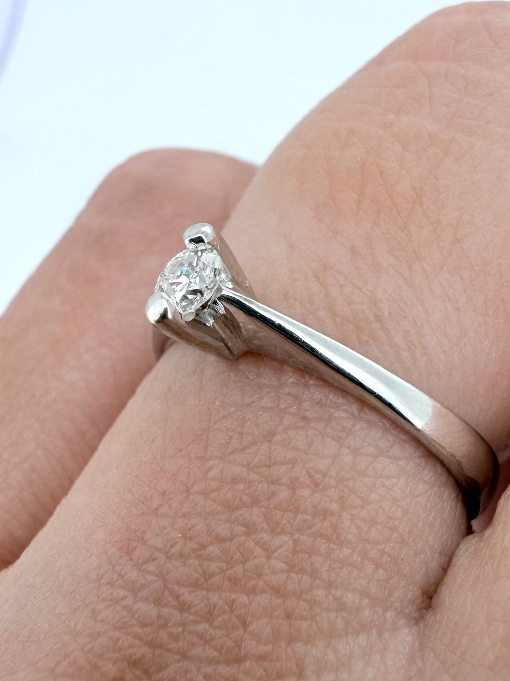 Oro Blanco 14k Redondo 0.10ct de Diamante Natural                                                  Anillo Compromiso OF1265