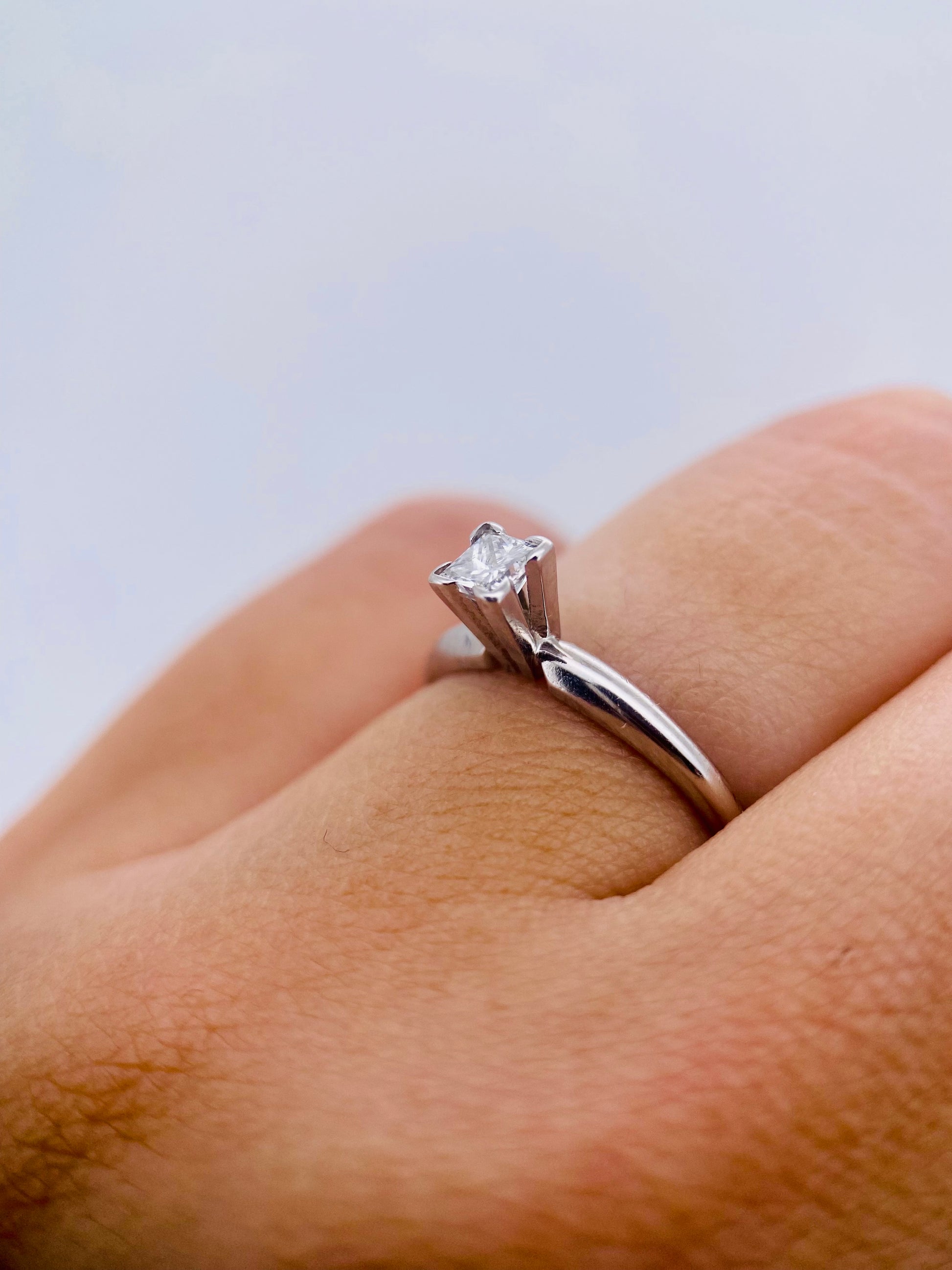 Oro Blanco 14k Princess 0.20ct de Diamante                                       Anillo Compromiso OF1239