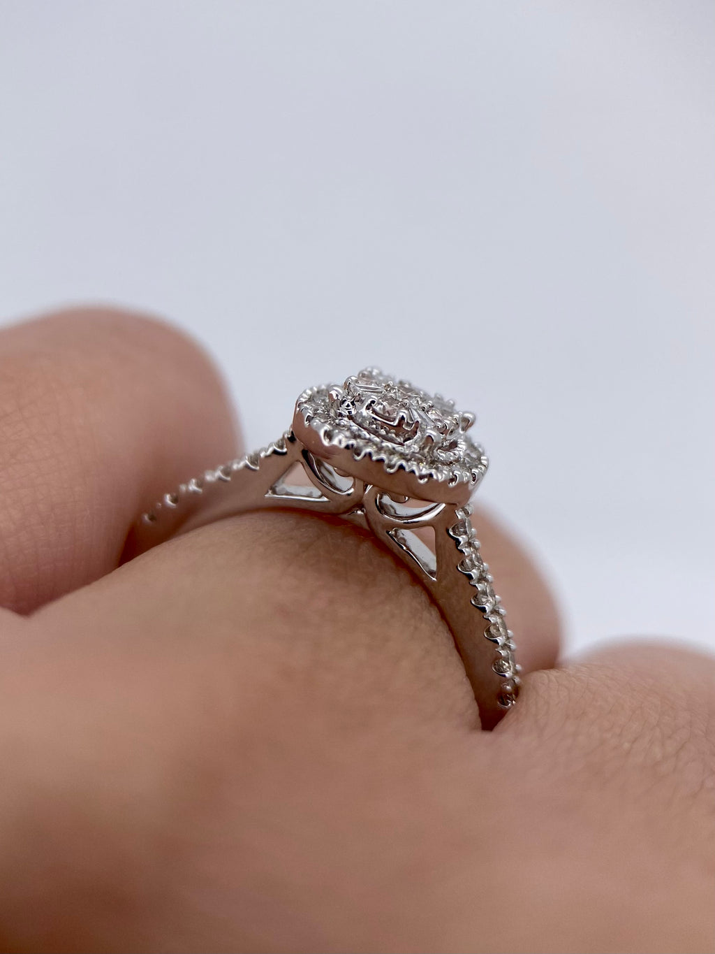 Oro Blanco 14k Redondo 0.43ct de Diamantes Naturales                            Anillo Compromiso OF2252