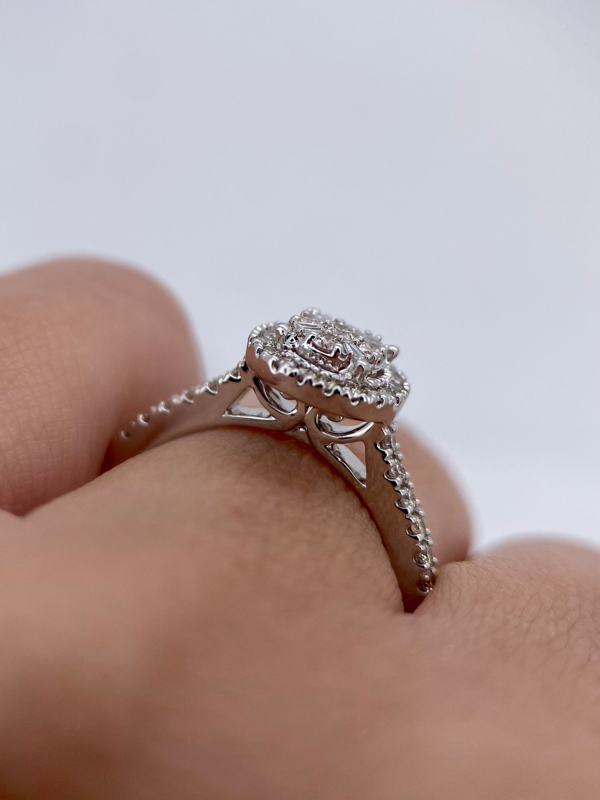 Oro Blanco 14k Redondo 0.43ct de Diamantes Naturales                            Anillo Compromiso OF2252