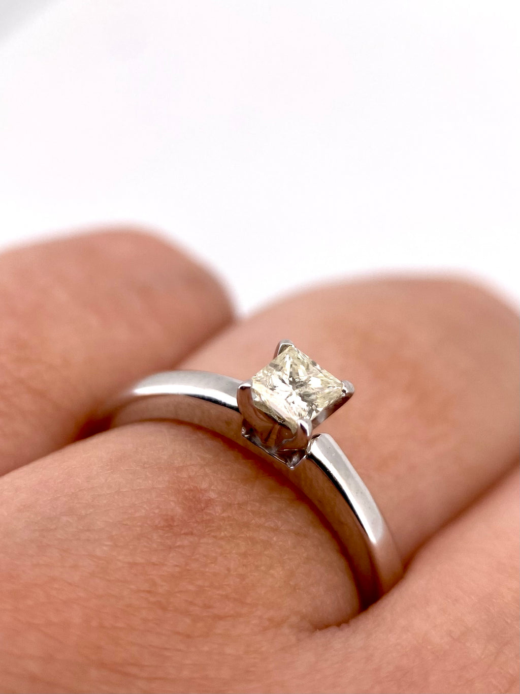 Oro Blanco 14k Princes 0.35ct de Diamante Natural                                        Anillo Compromiso OF2303