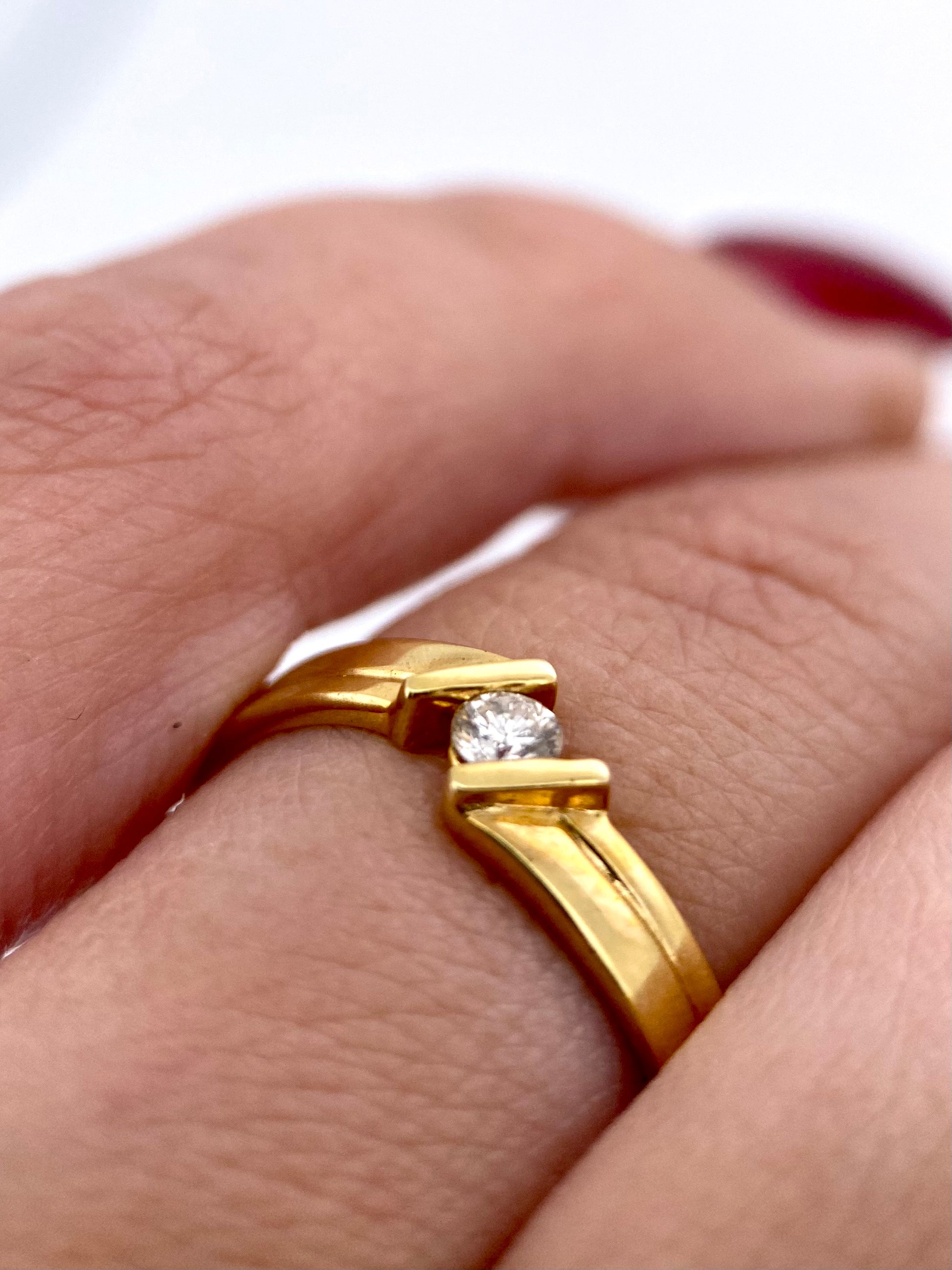 Oro Amarillo 14k Redondo 0.10ct de Diamante Natural                                                   Anillo Compromiso OF1577