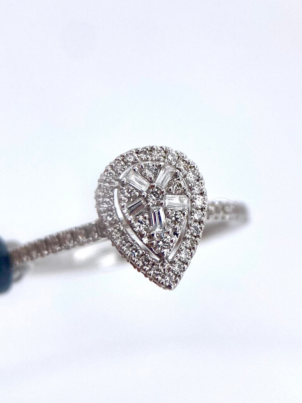 Oro Blanco 14k Pera 0.55ct de Diamantes Naturales                            Anillo Compromiso OF2248