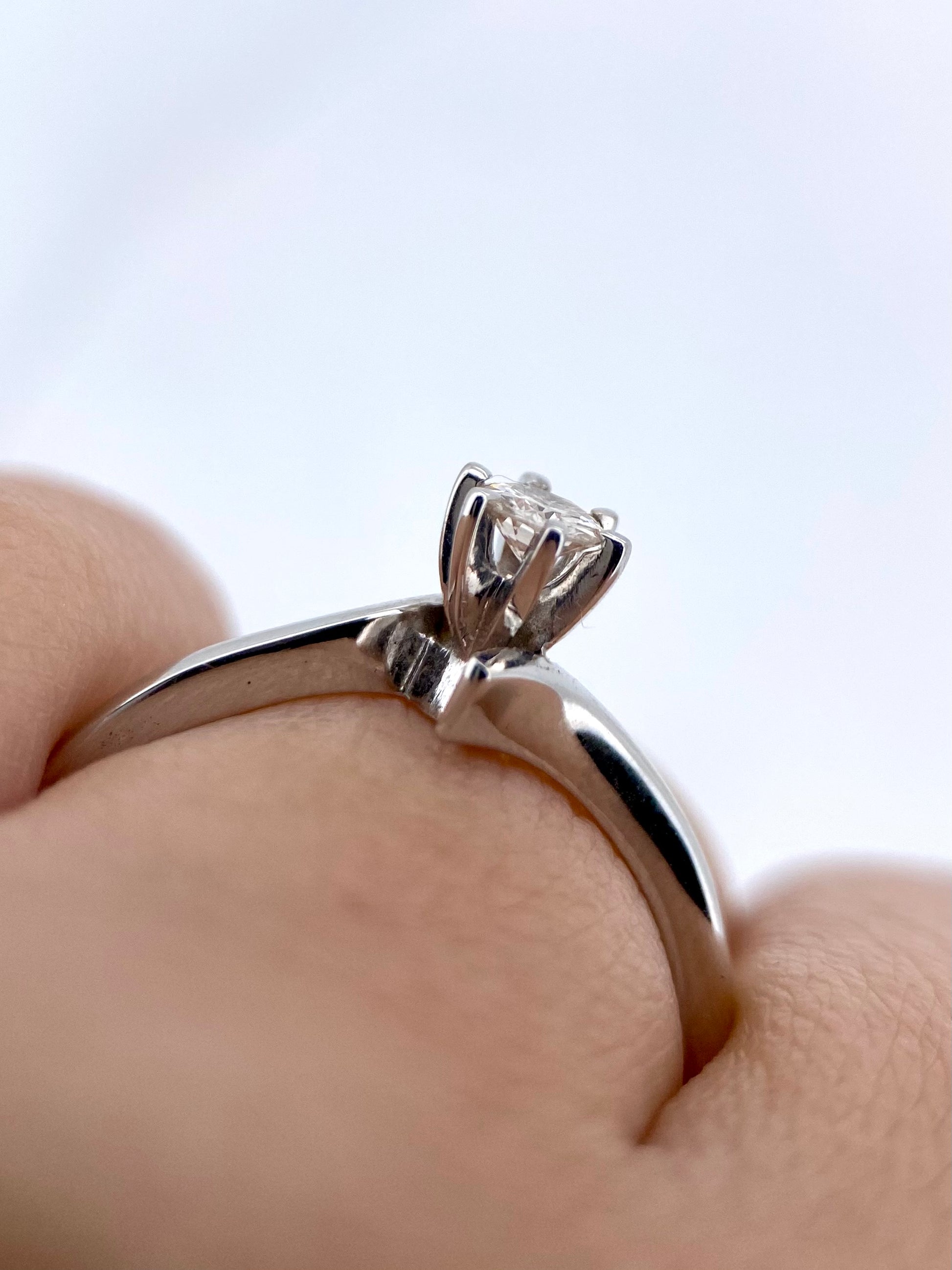 Oro Blanco 14k Redondo 0.19ct de Diamante Natural                                                  Anillo Compromiso OF1947