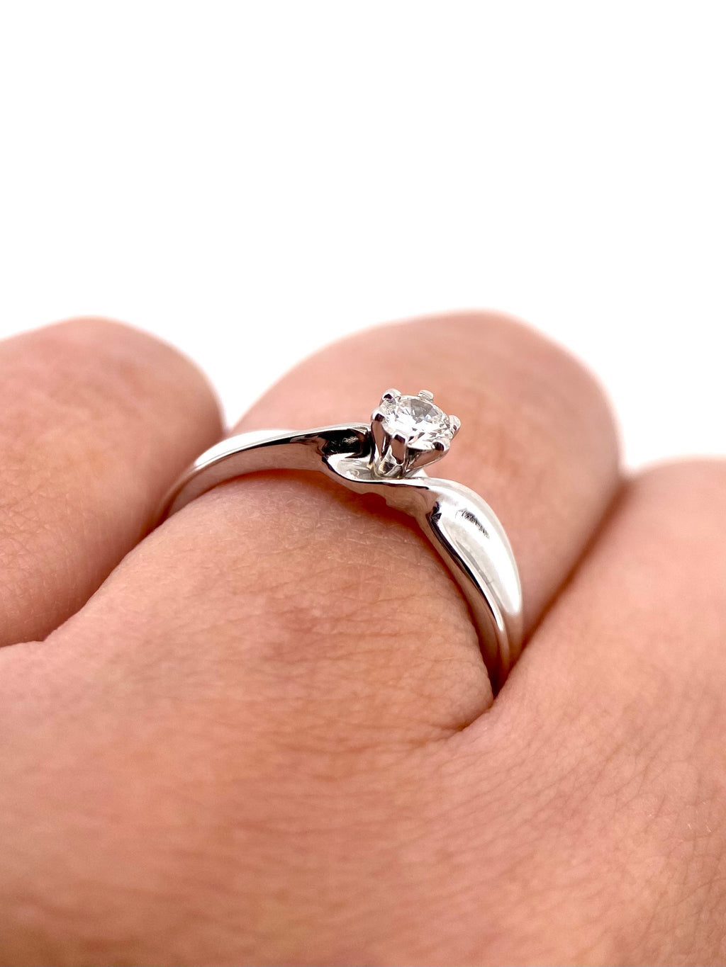 Oro Blanco 14k Redondo 0.18ct de Diamantes Naturales                            Anillo Compromiso OF2306