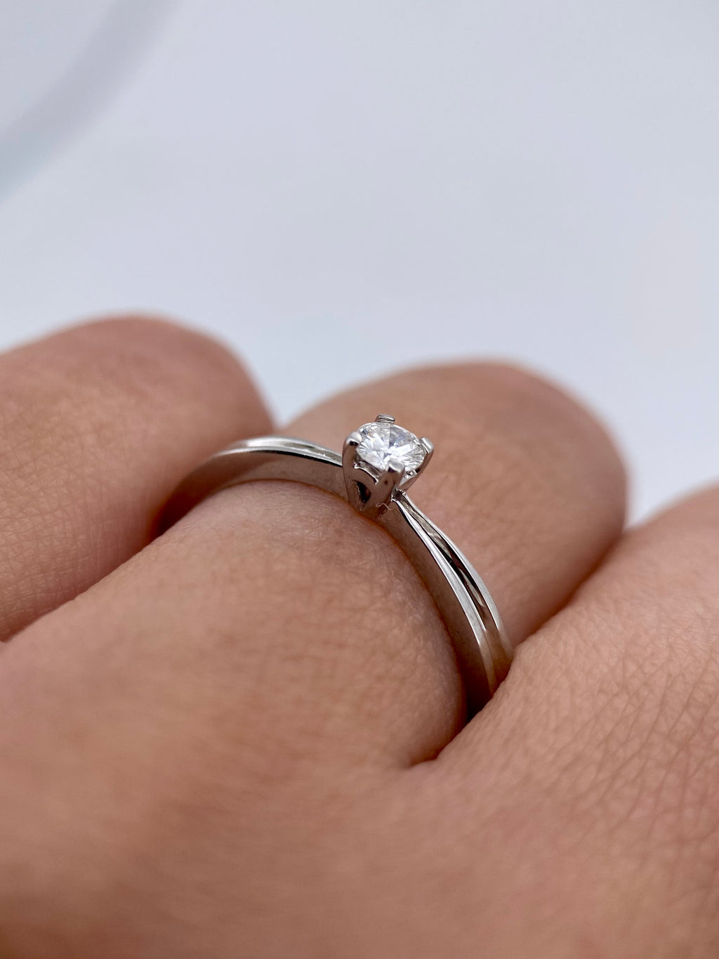 Oro Blanco 14k Redondo 0.13ct de Diamante Natural                                                  Anillo Compromiso OF1385