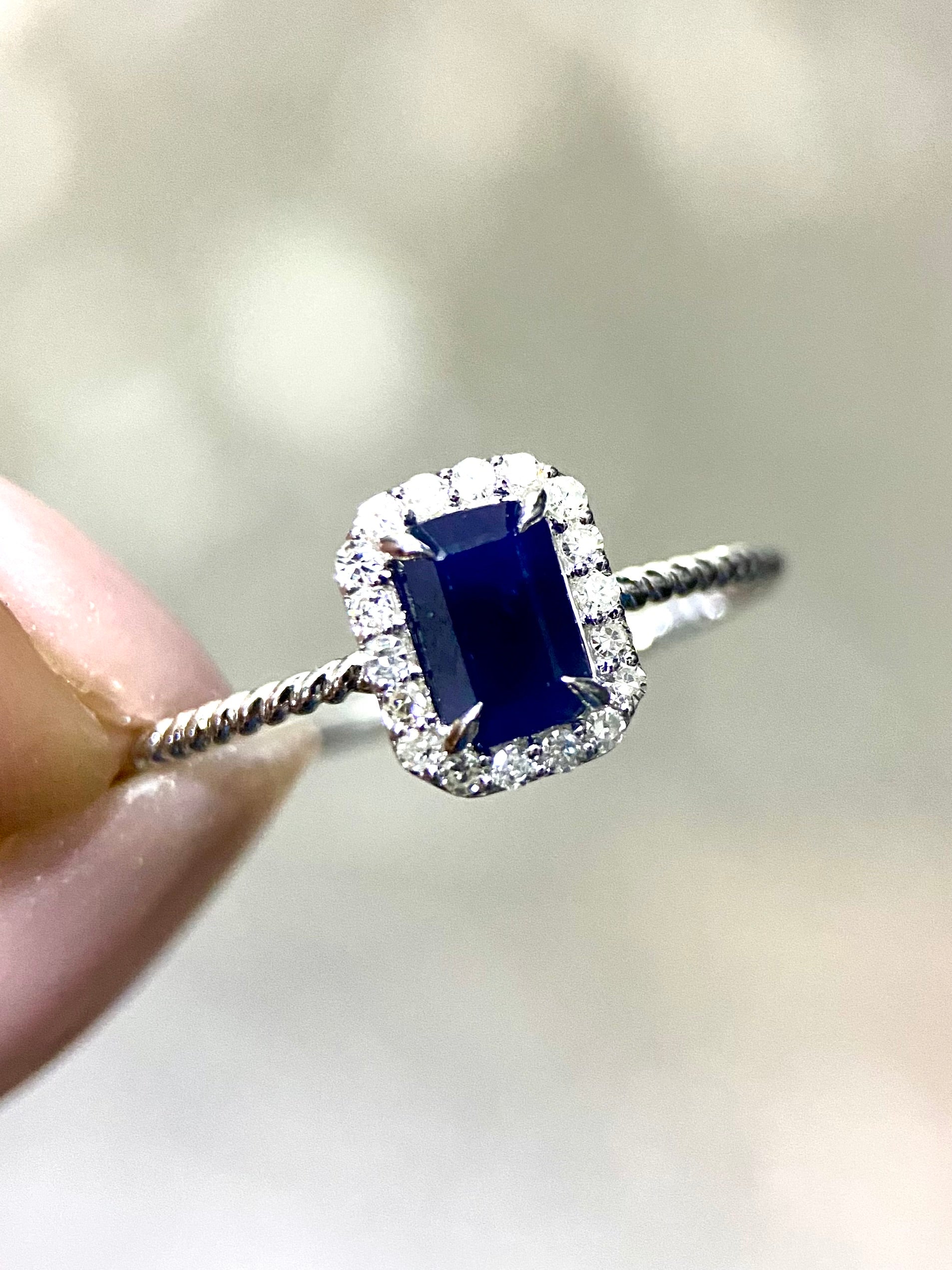 Oro Blanco 14k Zafiro corte Esmeralda 0.90ct de Zafiro Natural                  OF2374