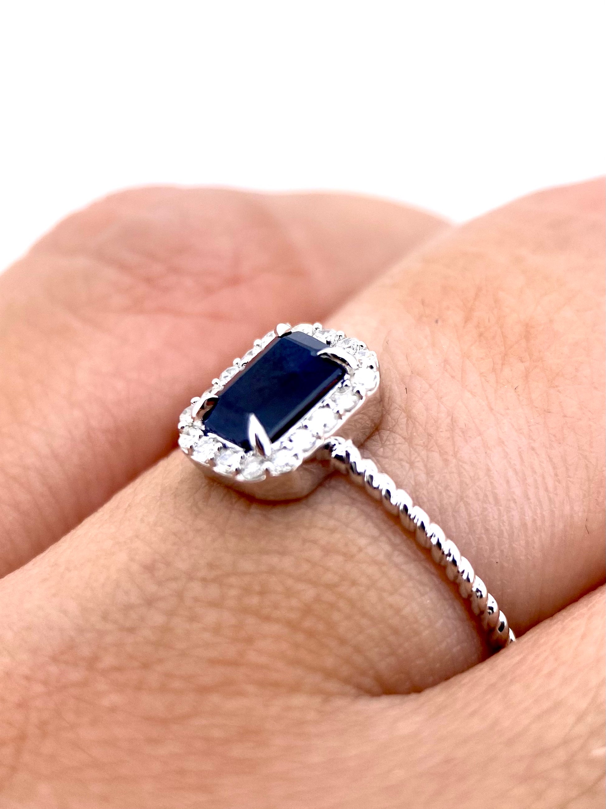 Oro Blanco 14k Zafiro corte Esmeralda 0.90ct de Zafiro Natural                  OF2374