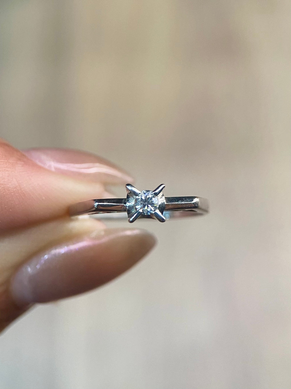 Oro Blanco 14k Princess 0.10ct de Diamantes Naturales                            Anillo Compromiso OF1550