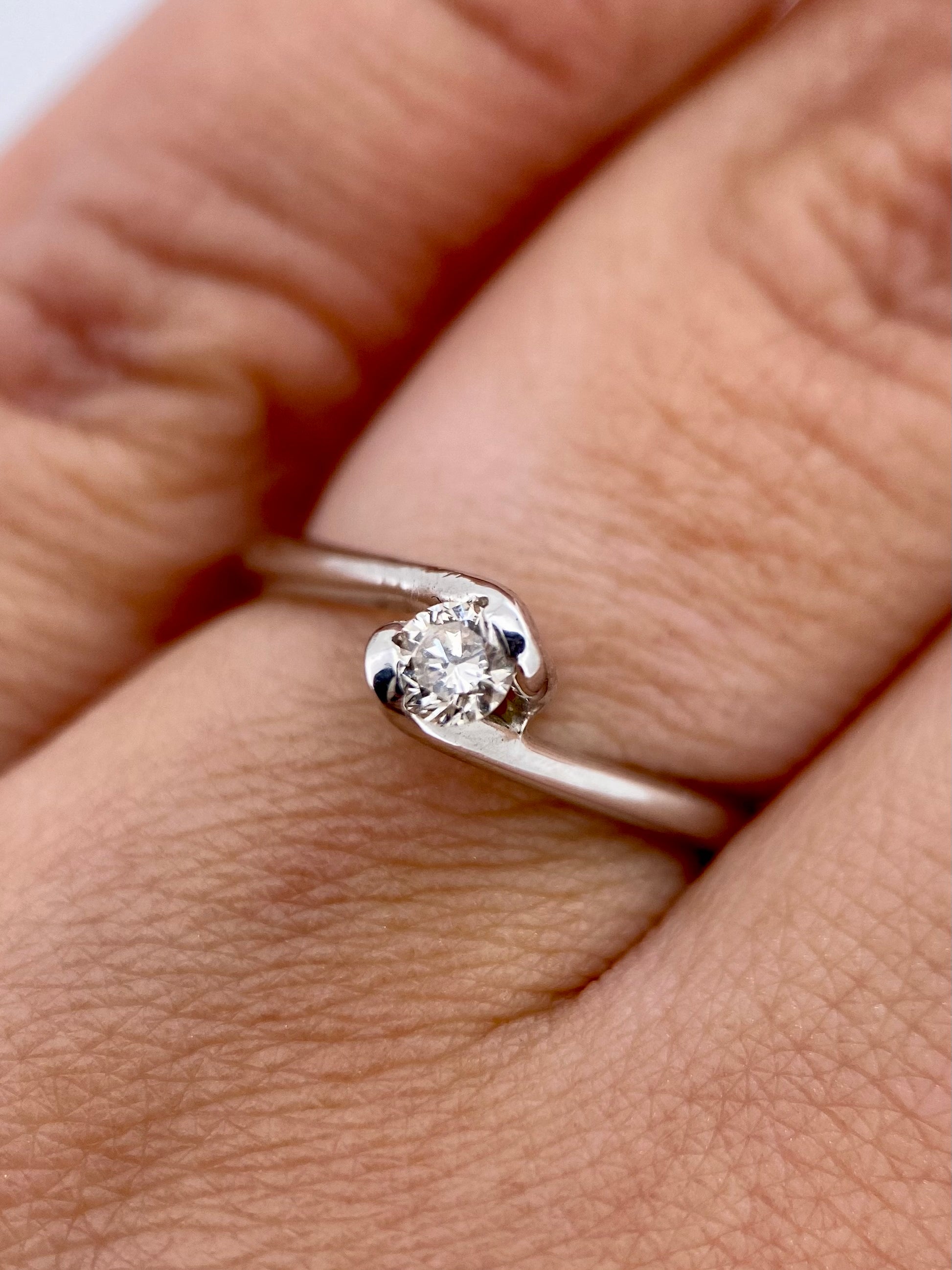 Oro Blanco 14k Redondo 0.15ct de Diamante Natural                                                  Anillo Compromiso OF2027