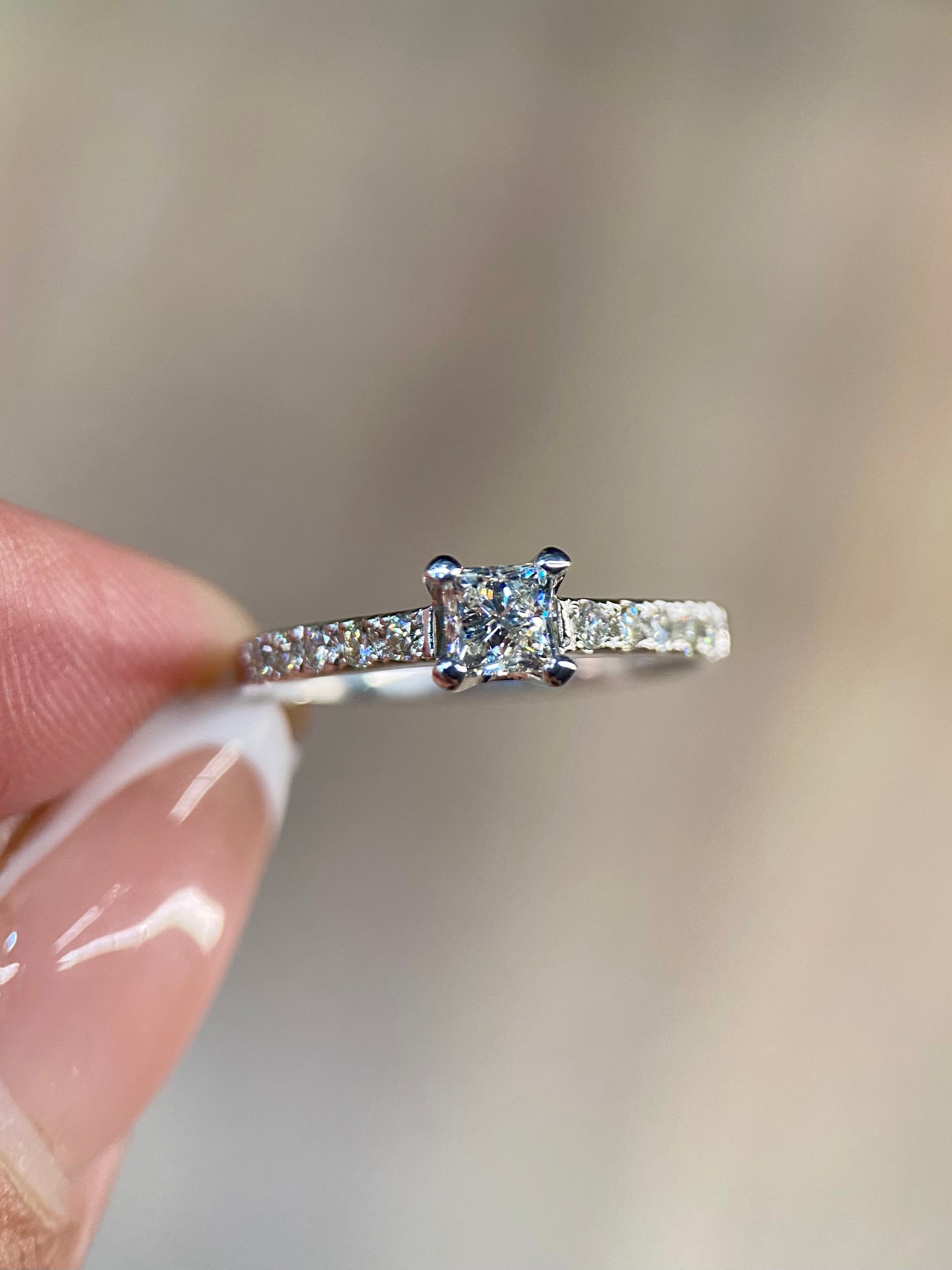 Oro Blanco 14k Princes 0.35ct de Diamante Natural GIA                                        Anillo Compromiso OF2304
