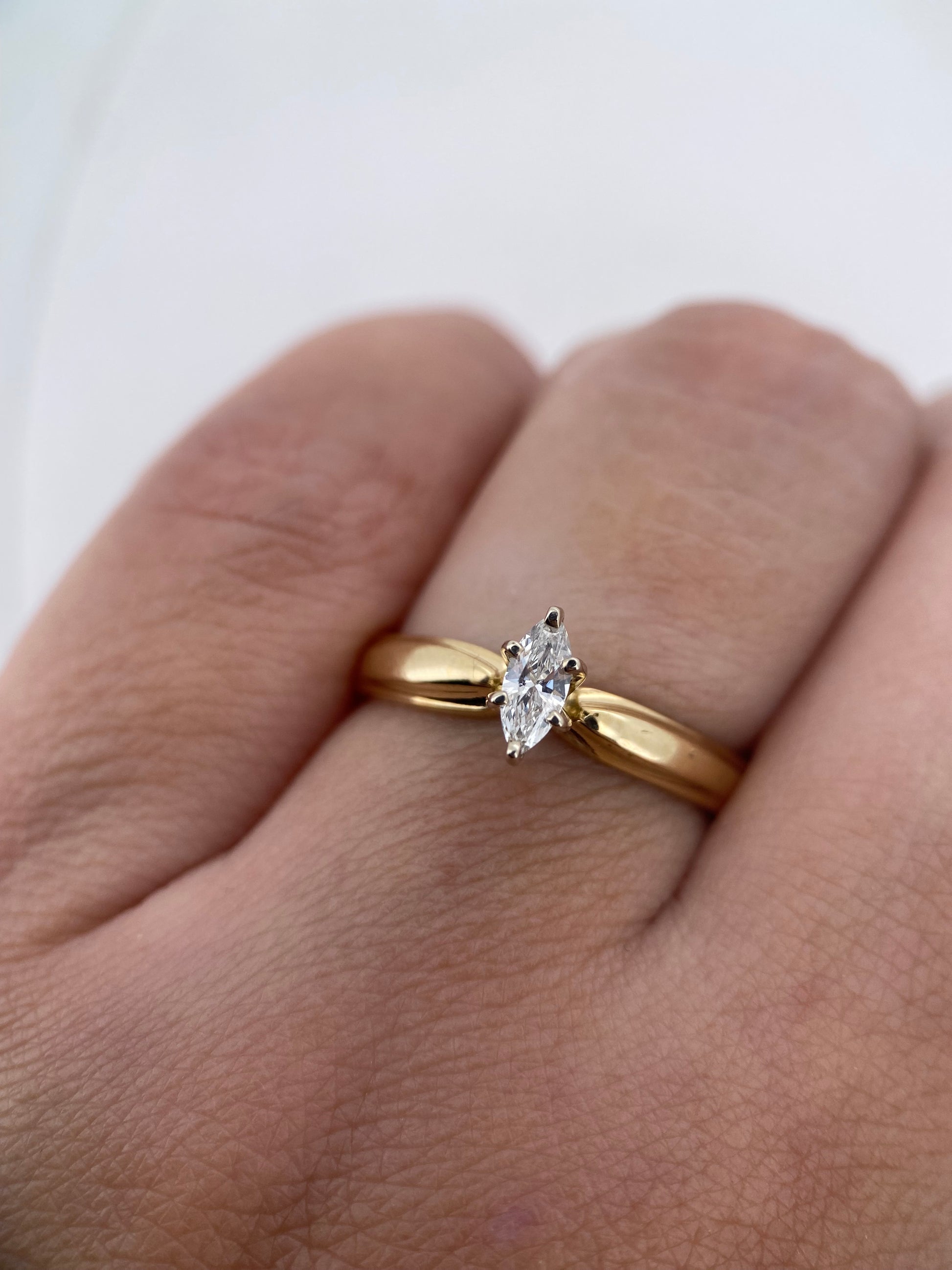 Oro Amarillo 14k Marquise 0.29ct de Diamante Natural                                               Anillo Compromiso OF2262