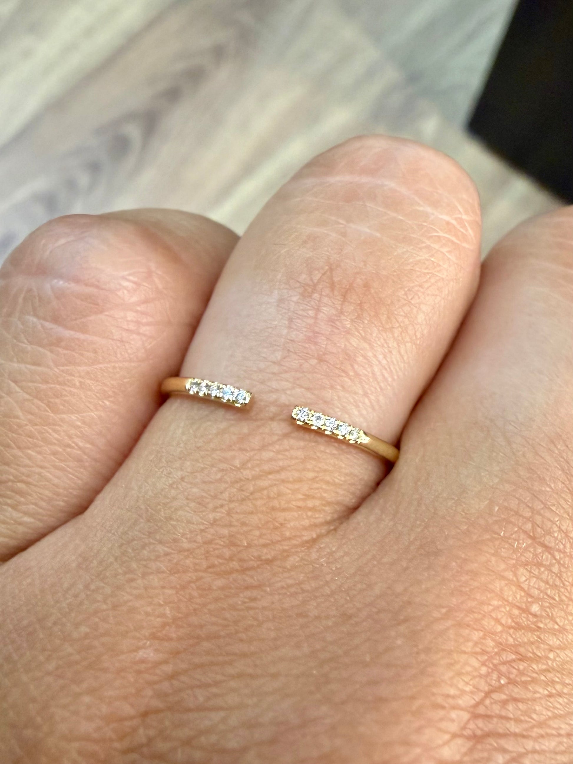 Churumbela Abierta 0.08ct Oro 14k Amarillo.            OF2353