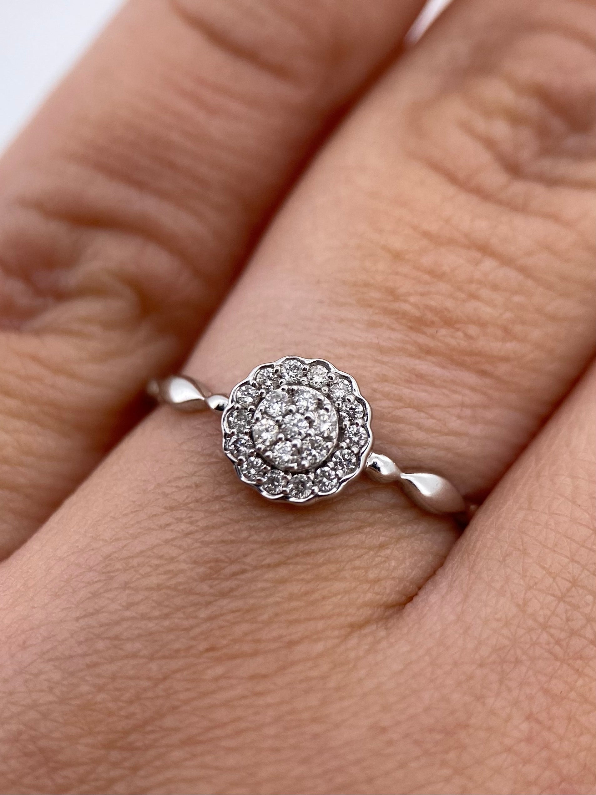 Oro Blanco 14k Redondo 0.16ct de Diamantes Naturales                            Anillo Compromiso OF1868