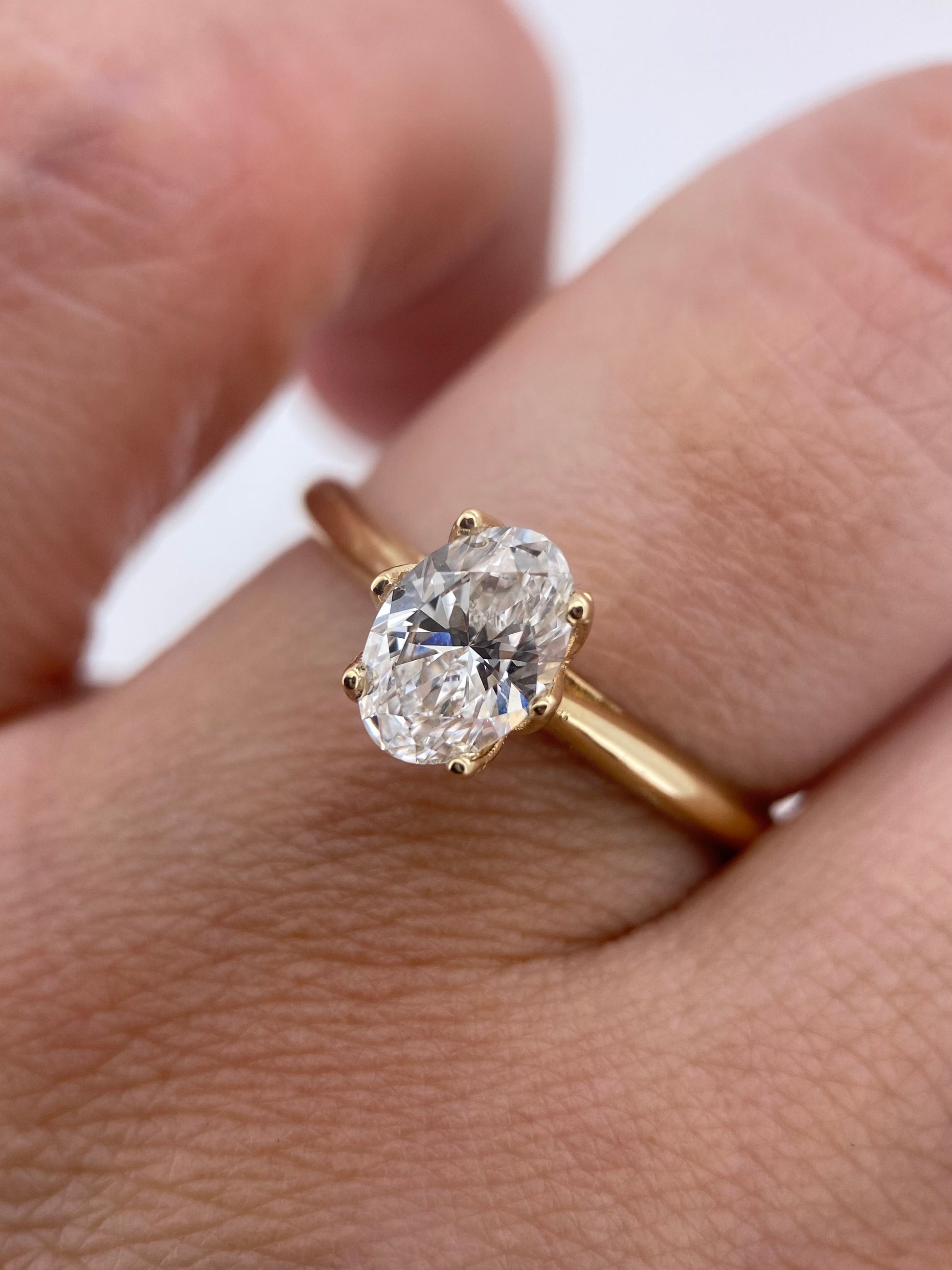 Diamante Laboratorio IGI Oval 1.00ct Oro 14k Amarillo-Anillo de Compromiso