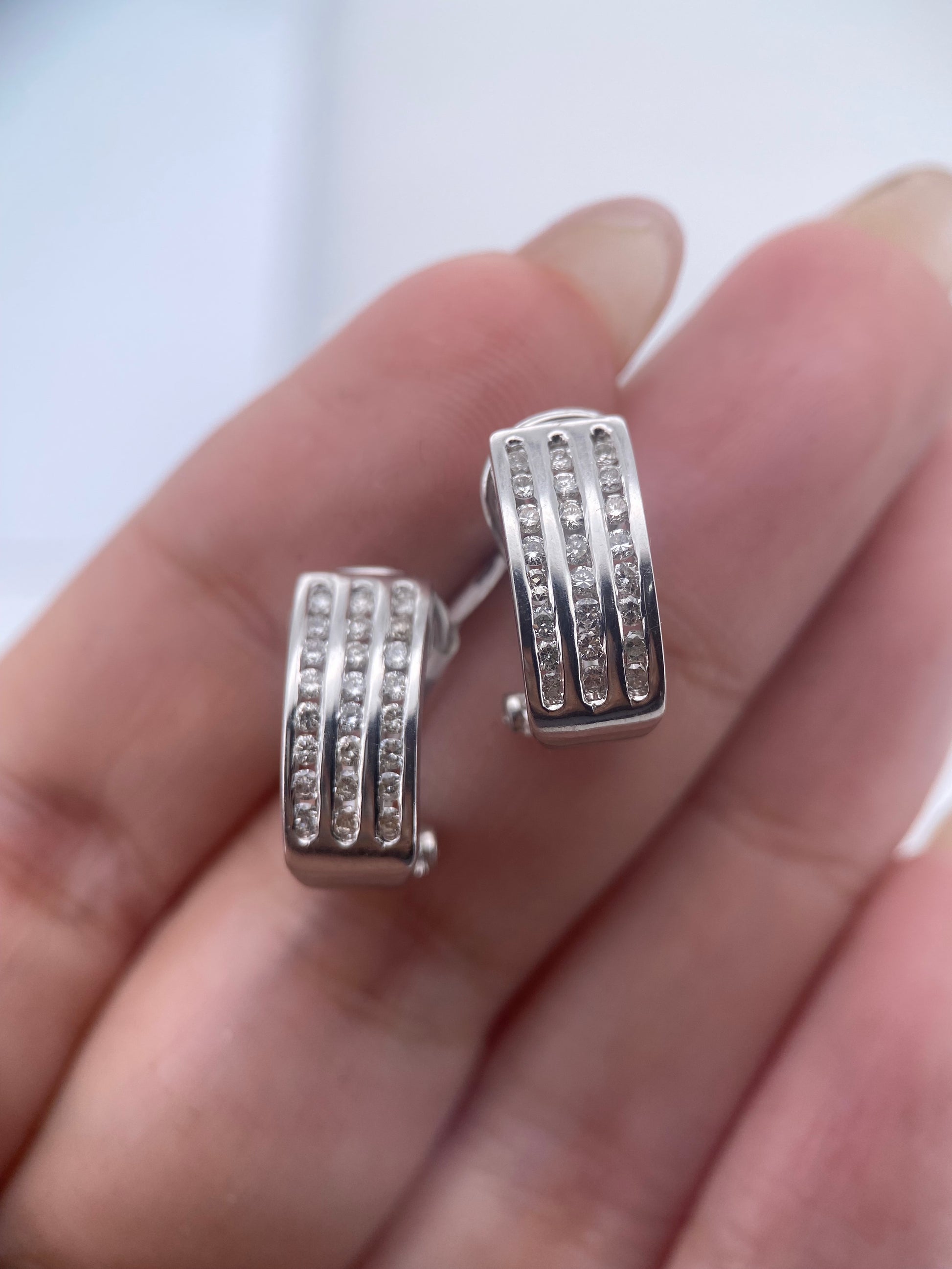 Broquel 0.48ct Oro 14k Blanco BR34