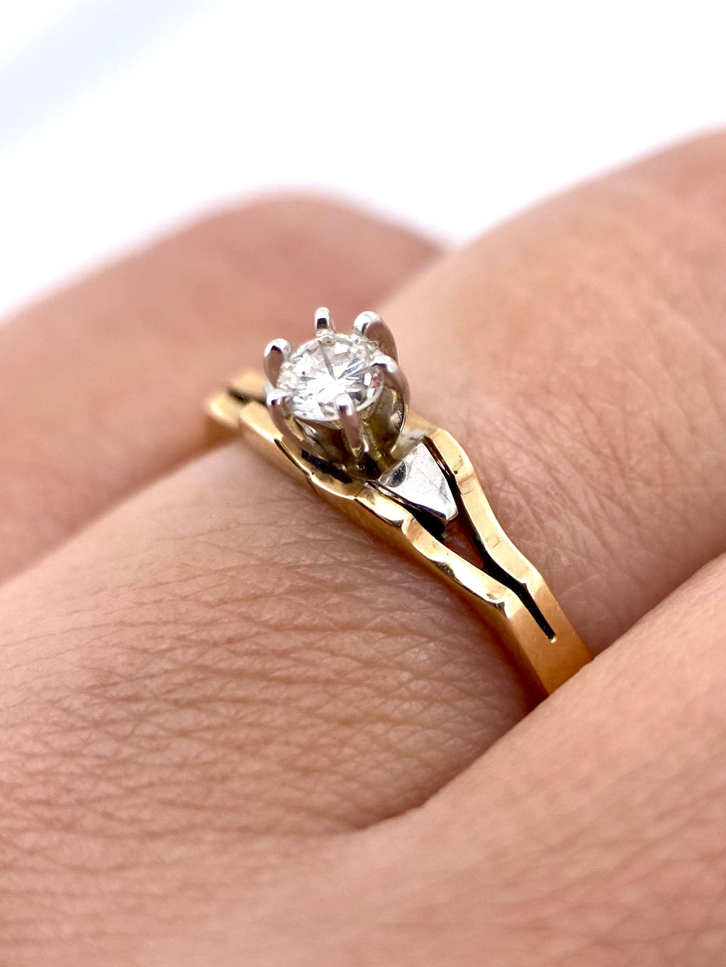 Oro Amarillo 14k Redondo 0.20ct de Diamante Natural                              Anillo Compromiso OF1851