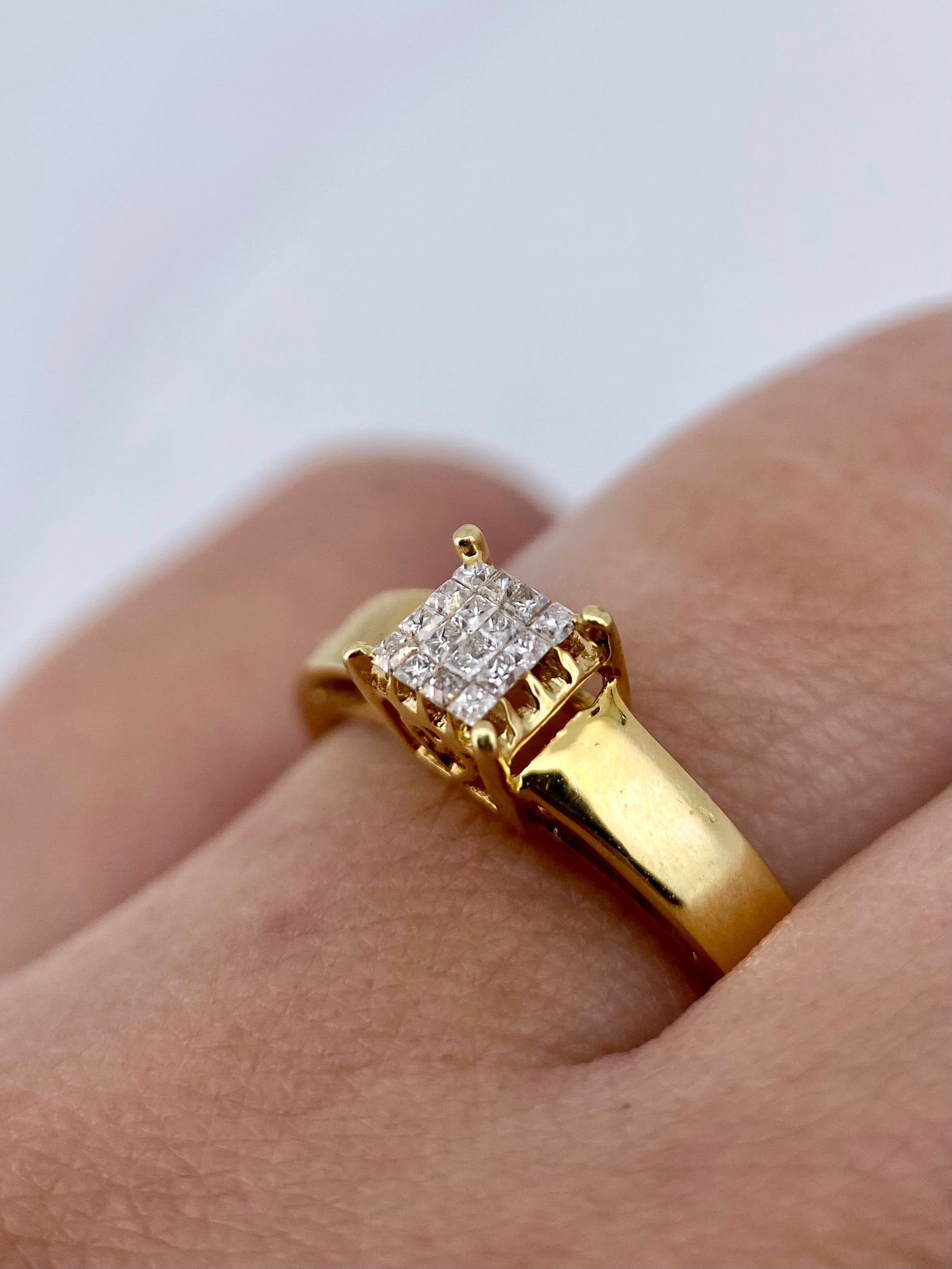 Oro Amarillo 14k Princess 0.32ct de Diamantes Naturales                            Anillo Compromiso OF2215