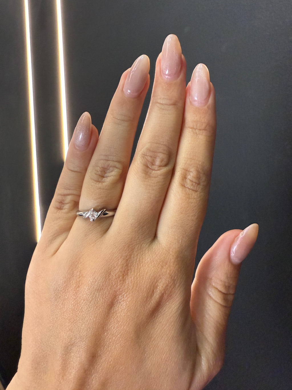 Oro Blanco 14k Redondo 0.16ct de Diamante Natural.                                                  Anillo Compromiso OF2118