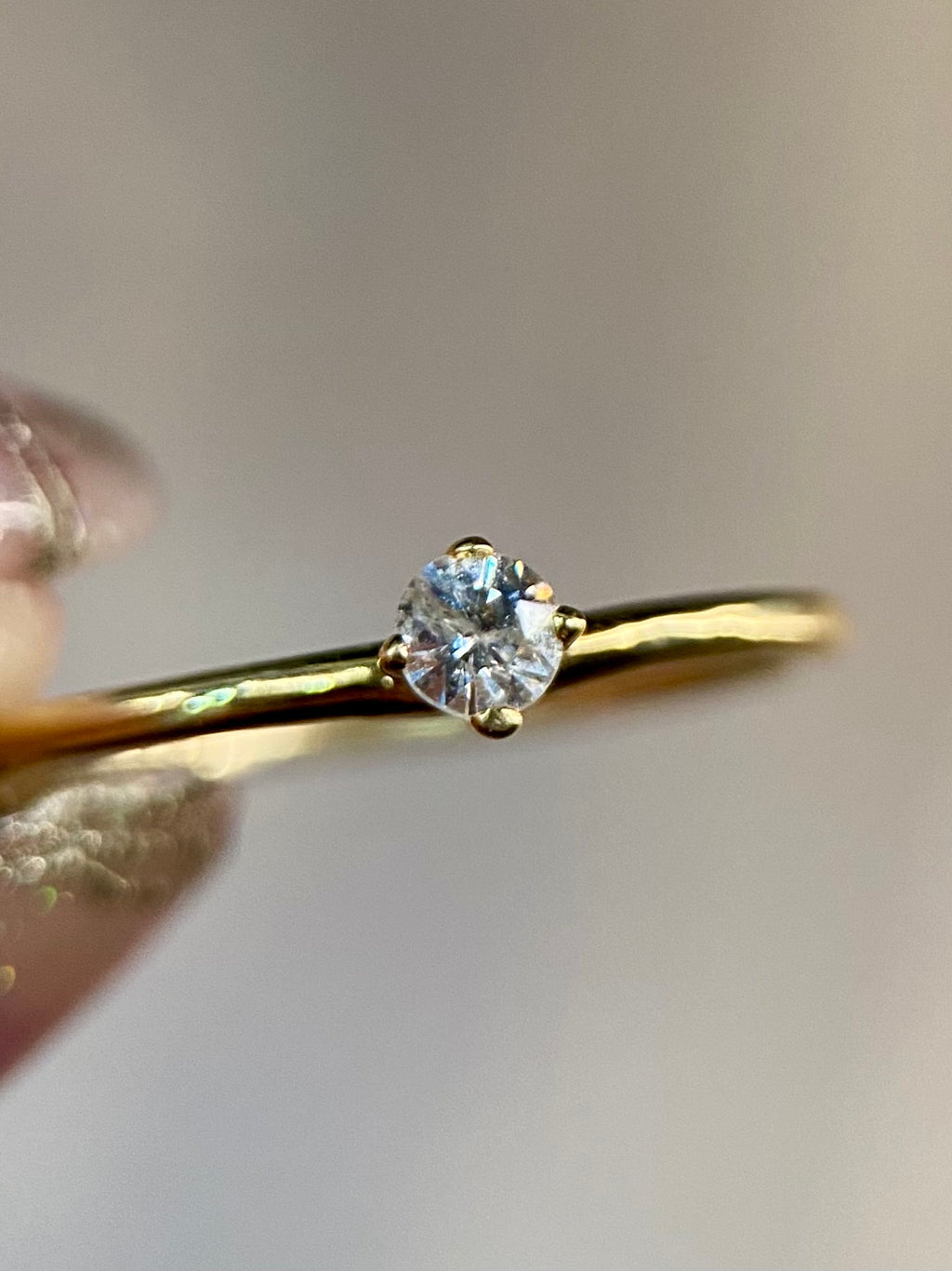 Oro Amarillo 14k Redondo 0.13ct de Diamante Natural                              Anillo Compromiso OF1748