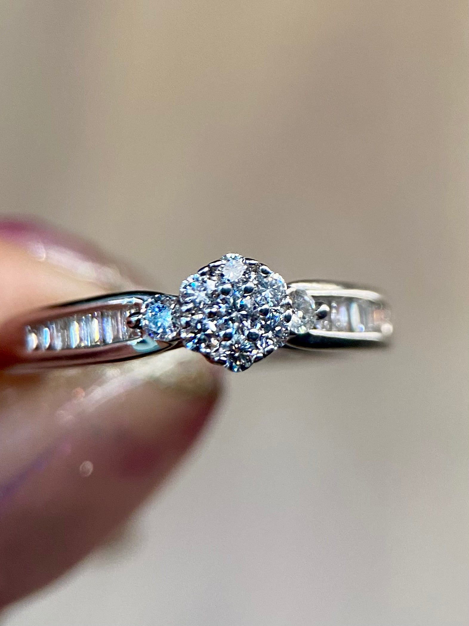 Oro Blanco 14k Redondo 0.45ct de Diamante Natural.                                                  Anillo Compromiso OF2183