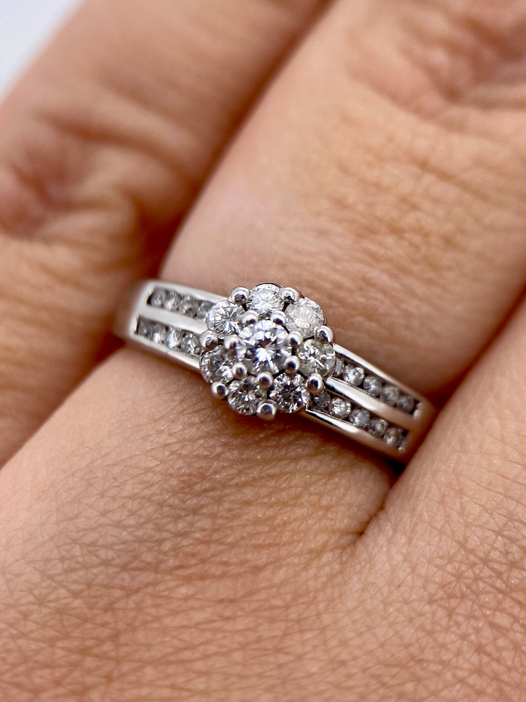 Oro Blanco 14k Redondo 0.39ct de Diamante Natural                                                  Anillo Compromiso OF1847