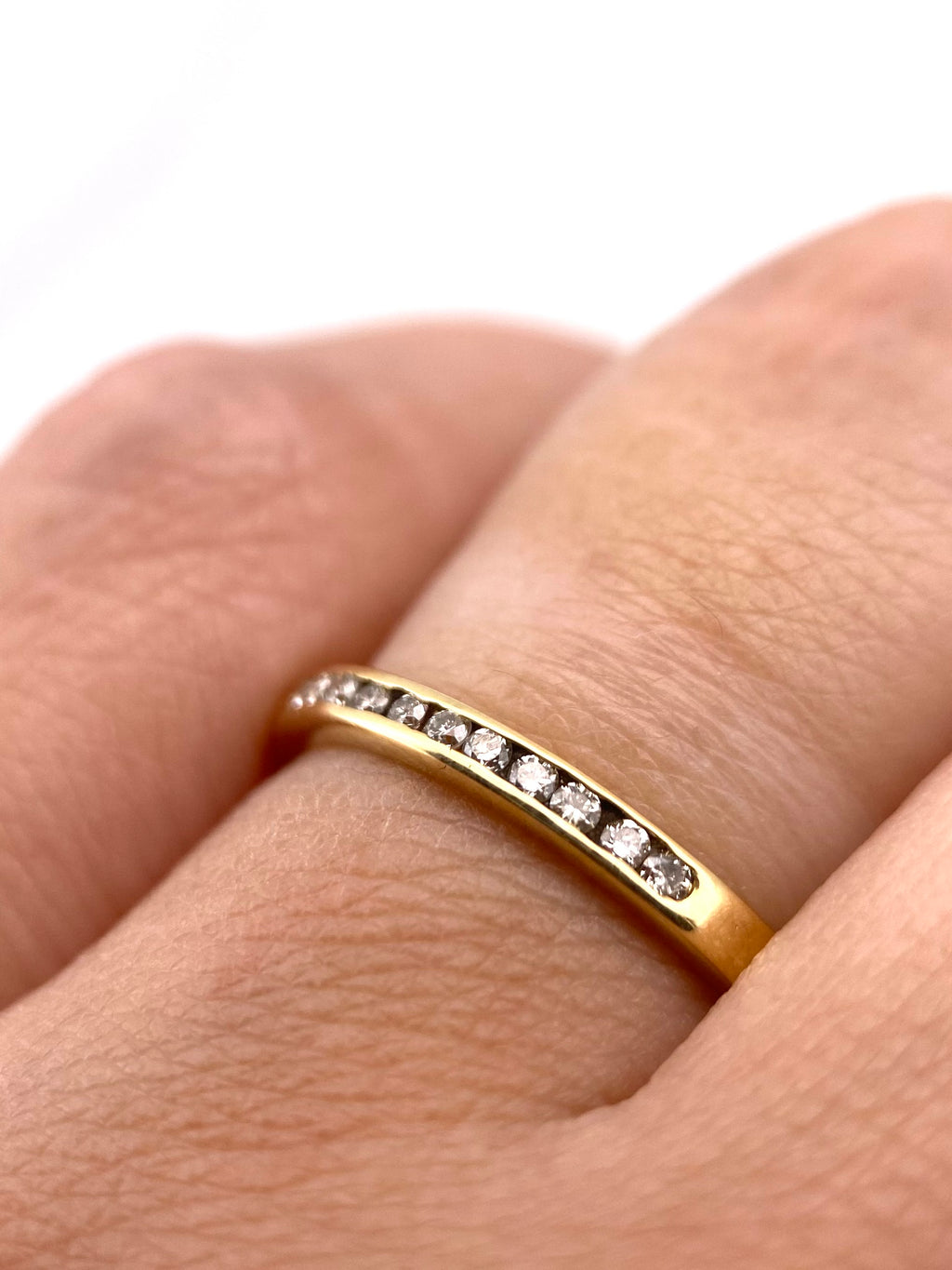 Churumbela Redonda 0.14ct Oro 14k Amarillo.            OF2322