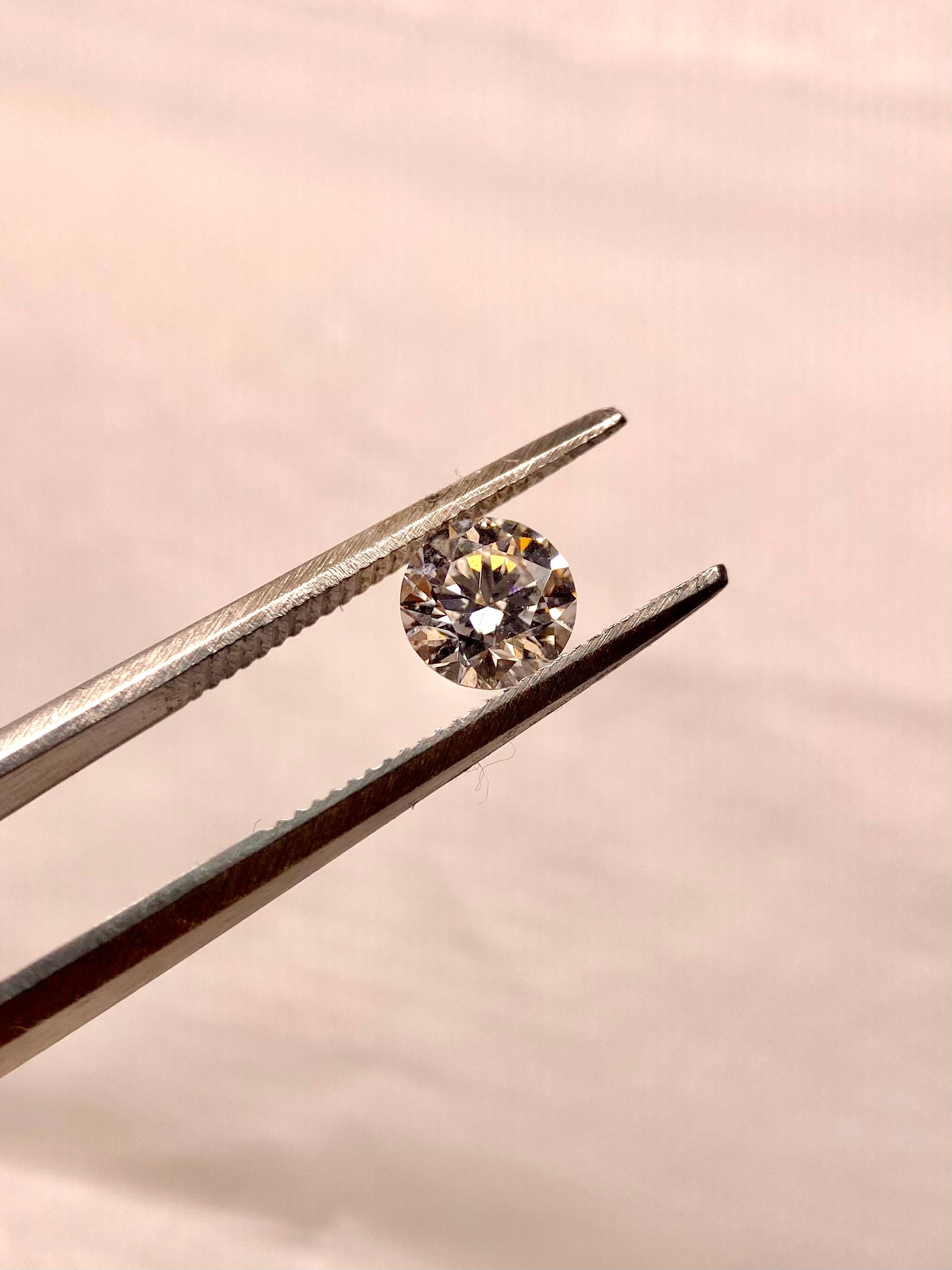 Redondo 0.77ct Diamante GIA