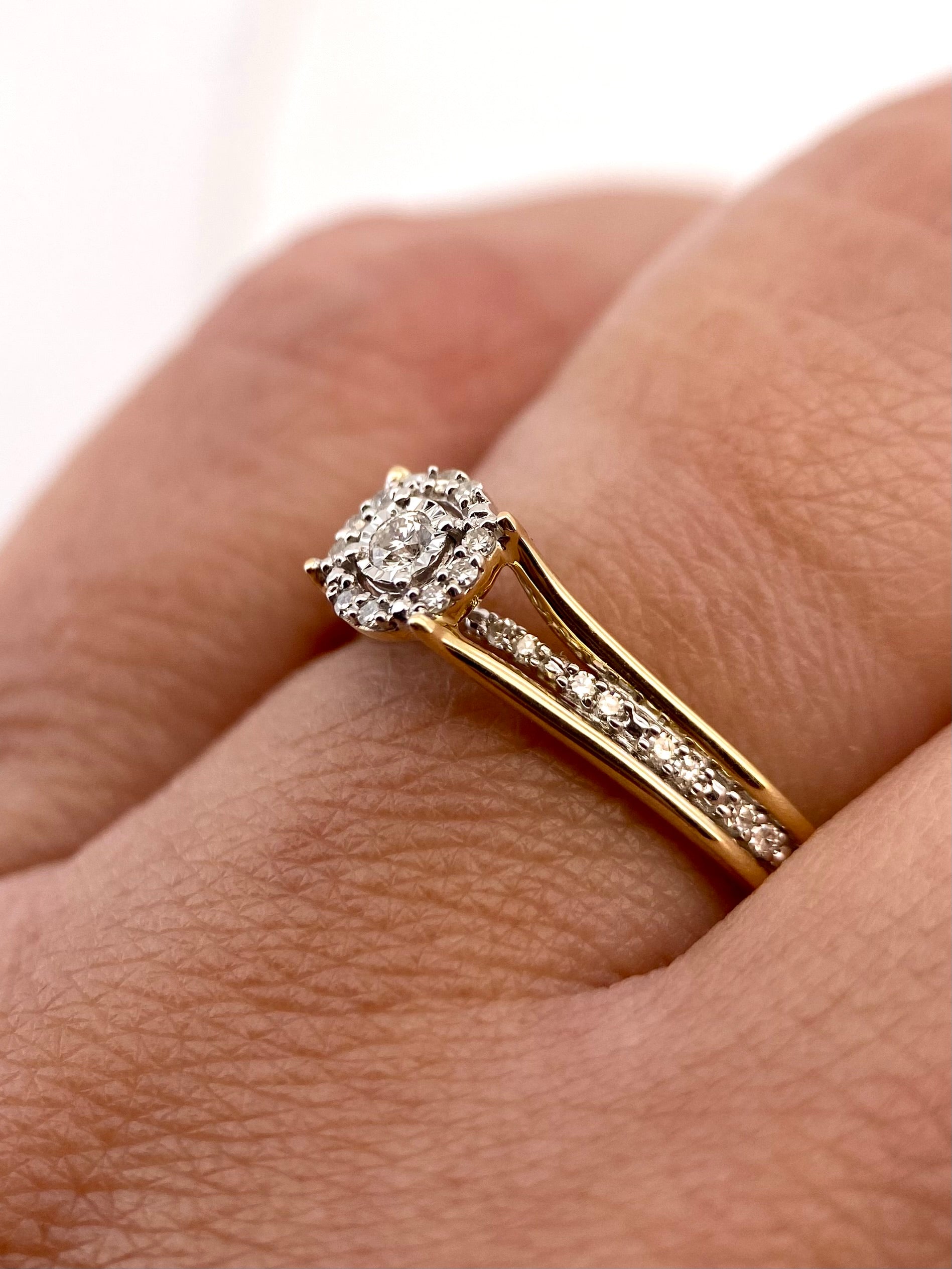 Oro Amarillo 14k Redondo 0.25ct de Diamantes Naturales                            Anillo Compromiso OF2290