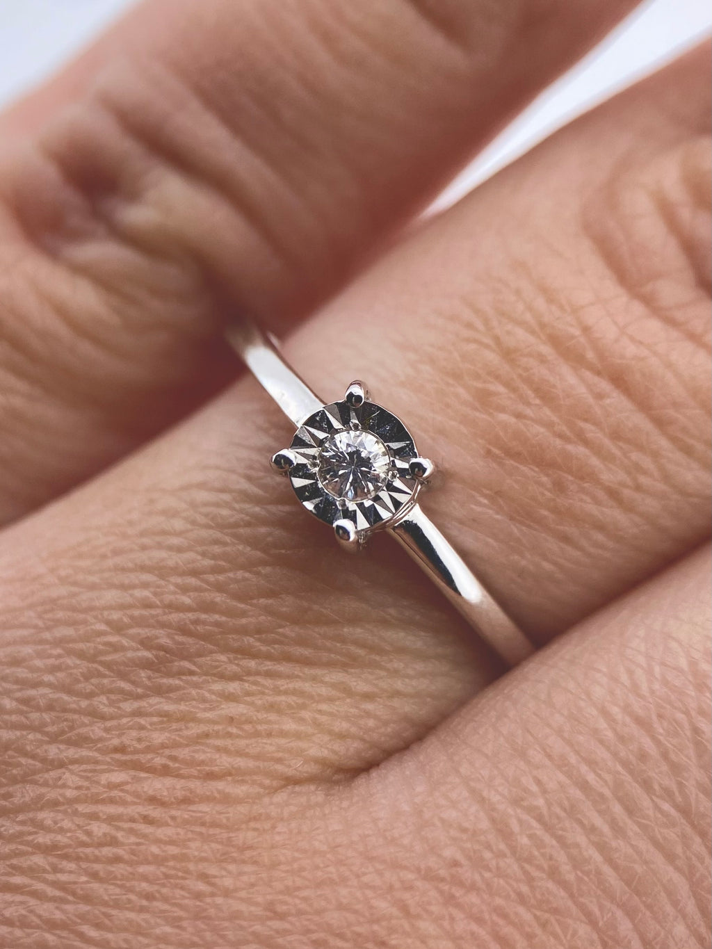 Oro Blanco 14k Redondo 0.10ct de Diamante Natural                                                  Anillo Compromiso OF2050