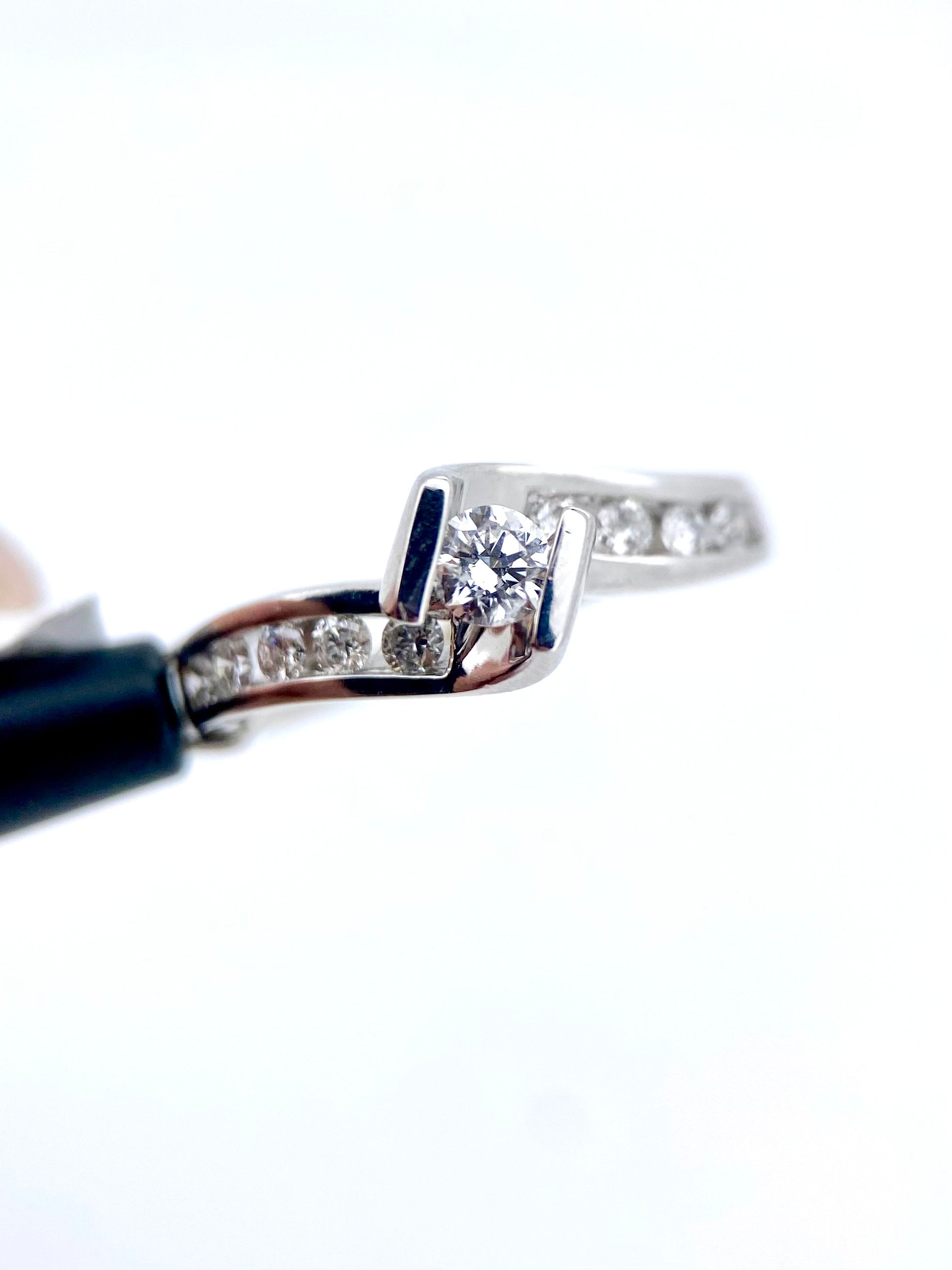 Oro Blanco 14k Redondo 0.16ct + 0.25ct de Diamantes Naturales                            Anillo Compromiso OF2032