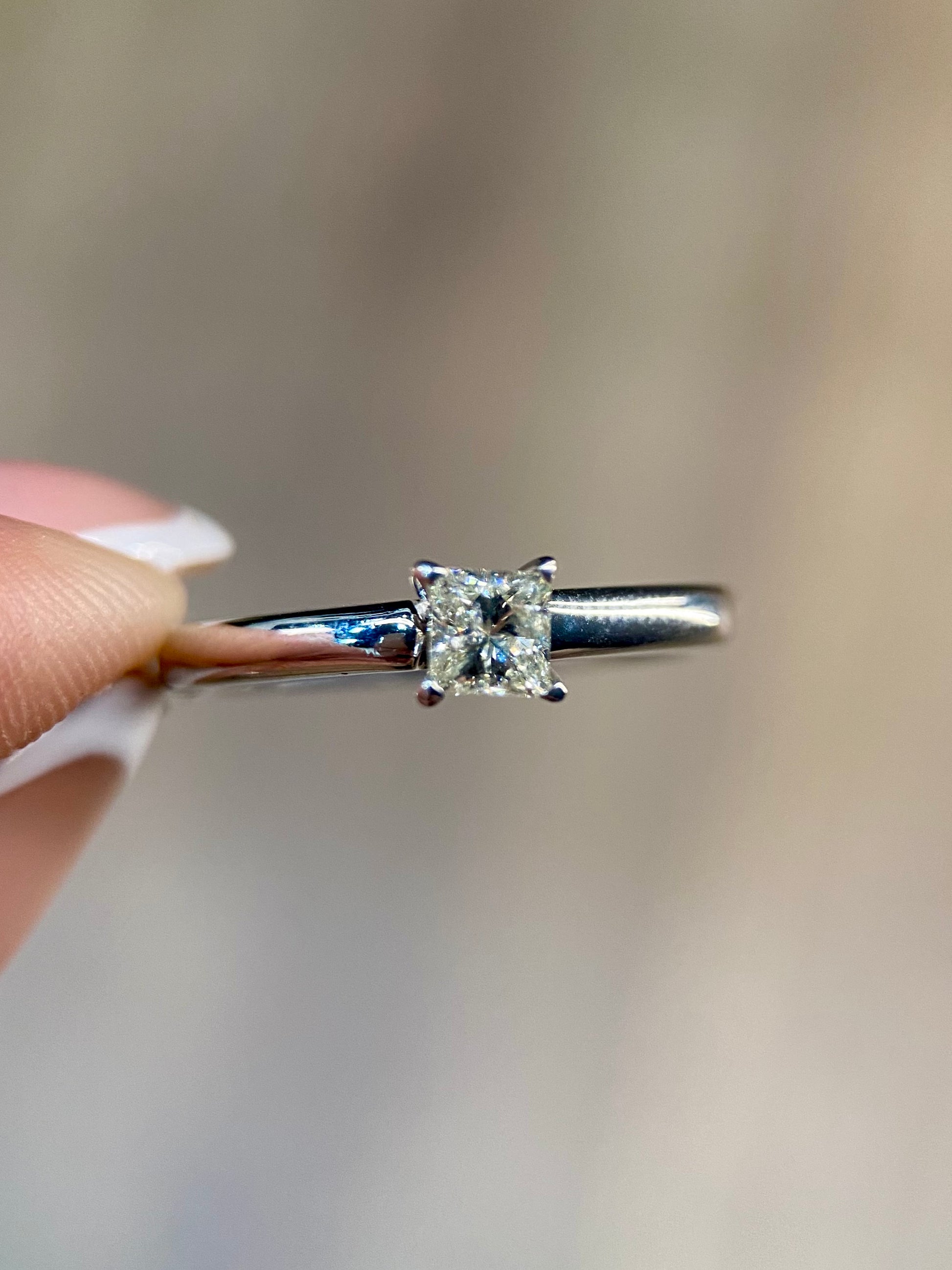 Oro Blanco 14k Princes 0.35ct de Diamante Natural                                        Anillo Compromiso OF2303