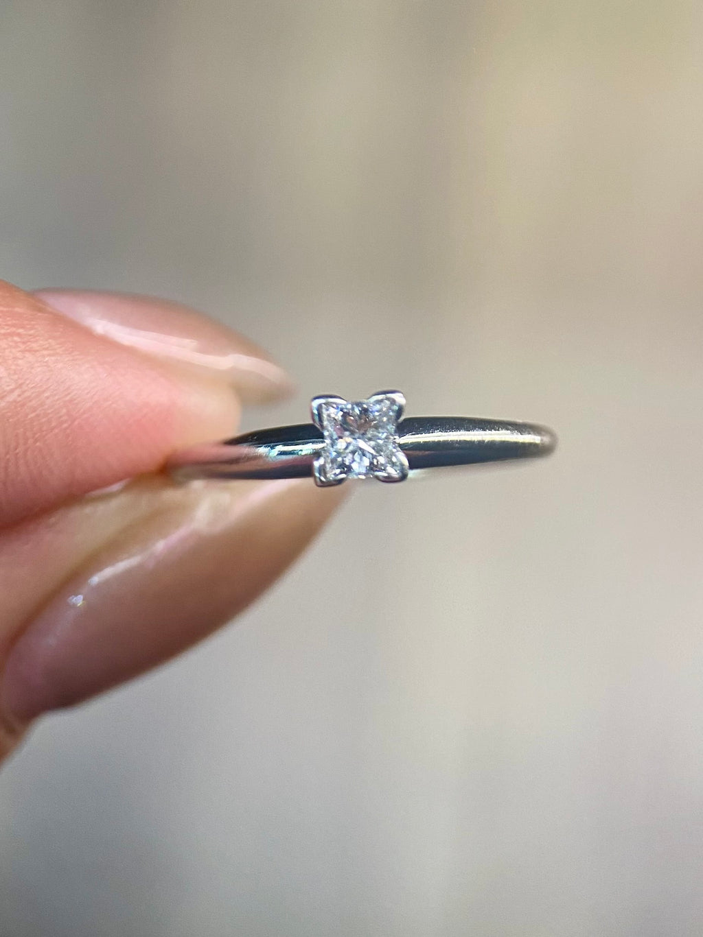 Oro Blanco 14k Princess 0.20ct de Diamante                                       Anillo Compromiso OF1239