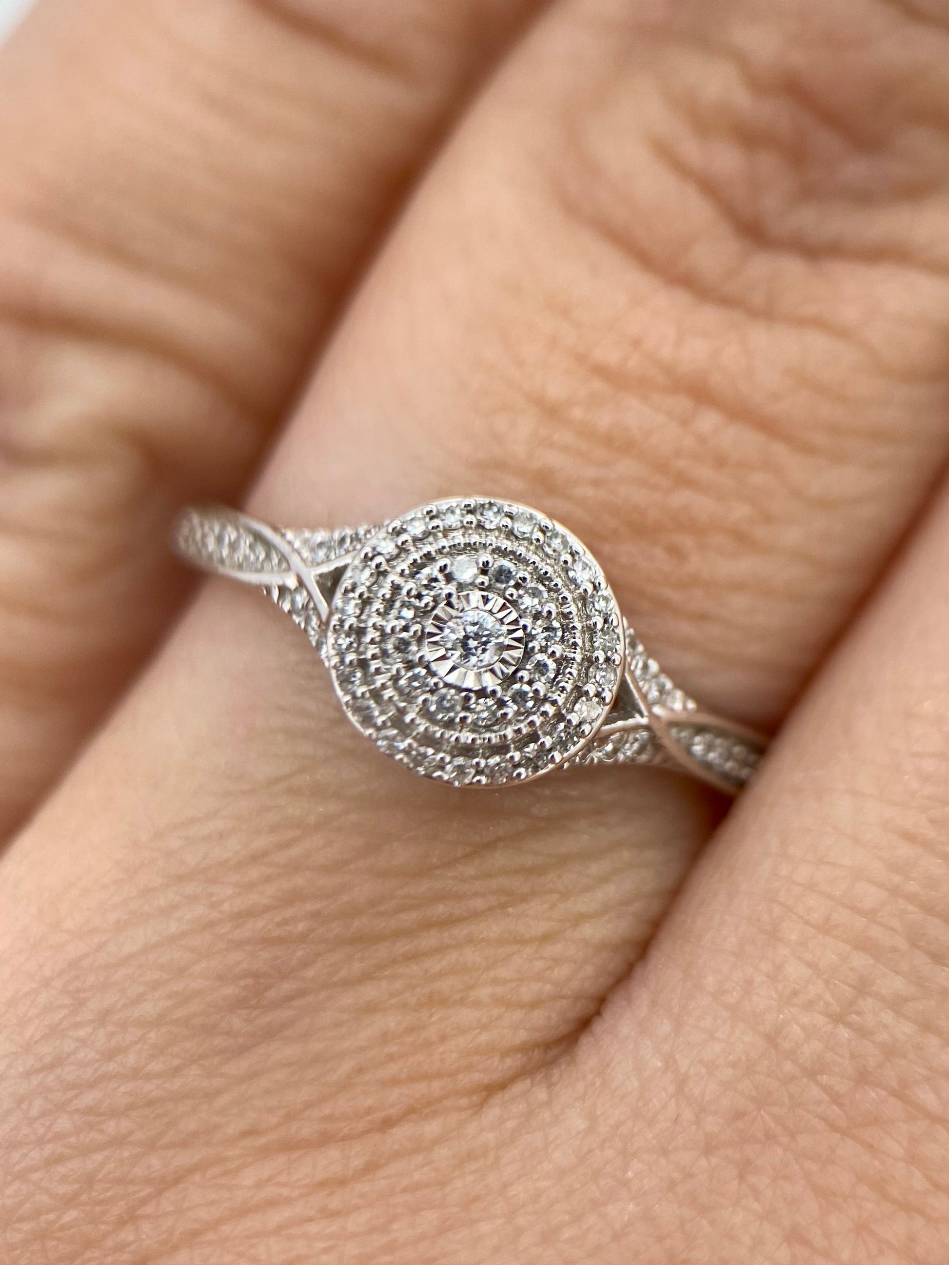 Oro Blanco 14k Redondo 0.17ct de Diamantes Naturales                            Anillo Compromiso OF1867