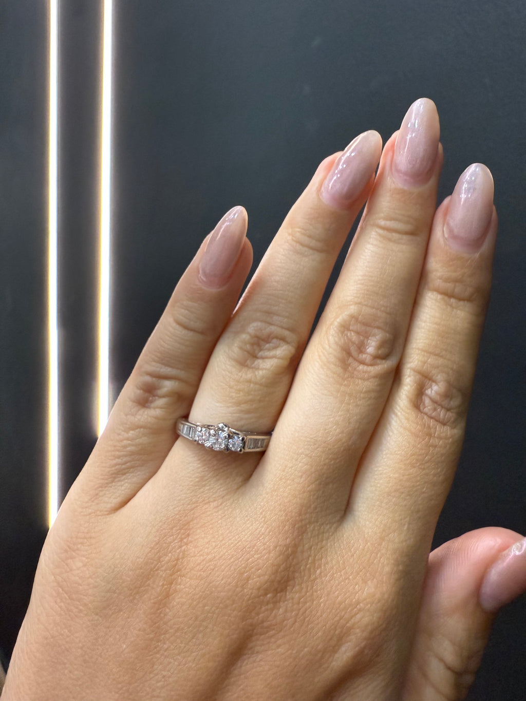 Oro Blanco 14k Redondo 0.46ct de Diamante Natural.                                                  Anillo Compromiso OF1839