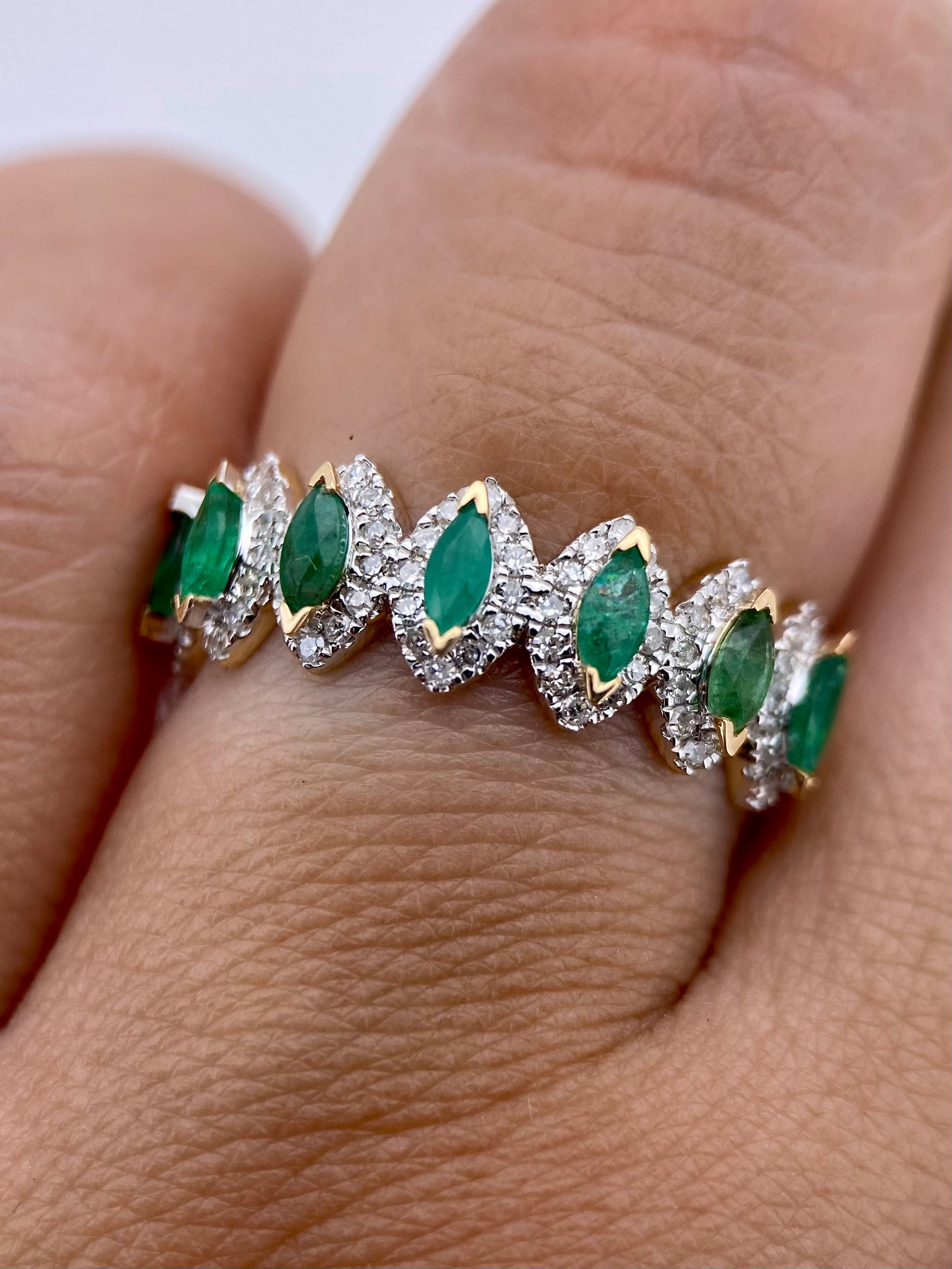 Churumbela Esmeraldas y Diamantes 1.05ct Oro 14k Blanco            OF2376