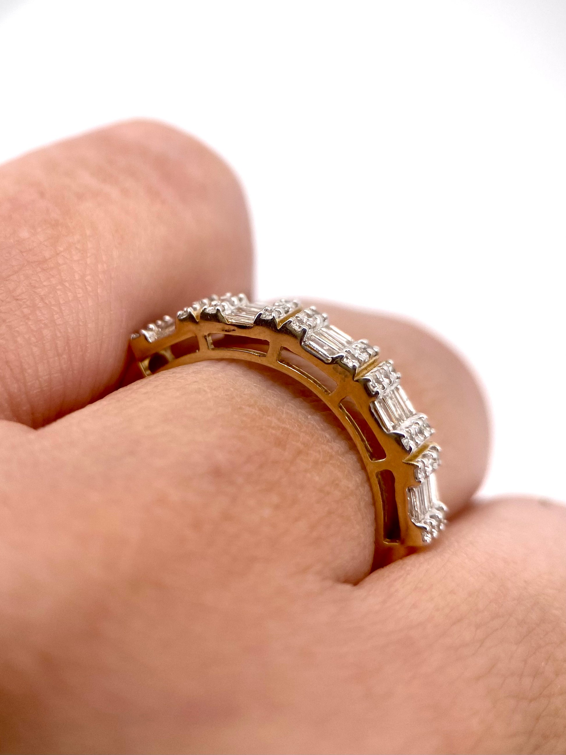 Churumbela con Baguettes 0.60ct Oro 14k Amarillo.            OF2219