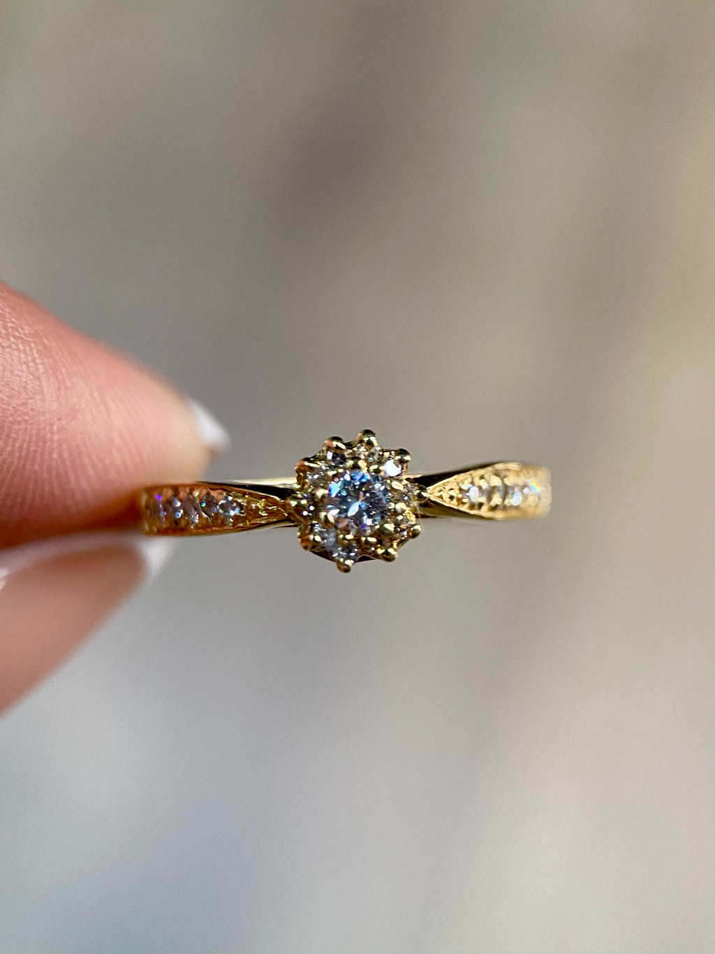 Oro Amarillo 14k Redondo 0.25ct de Diamantes Naturales                            Anillo Compromiso OF2301
