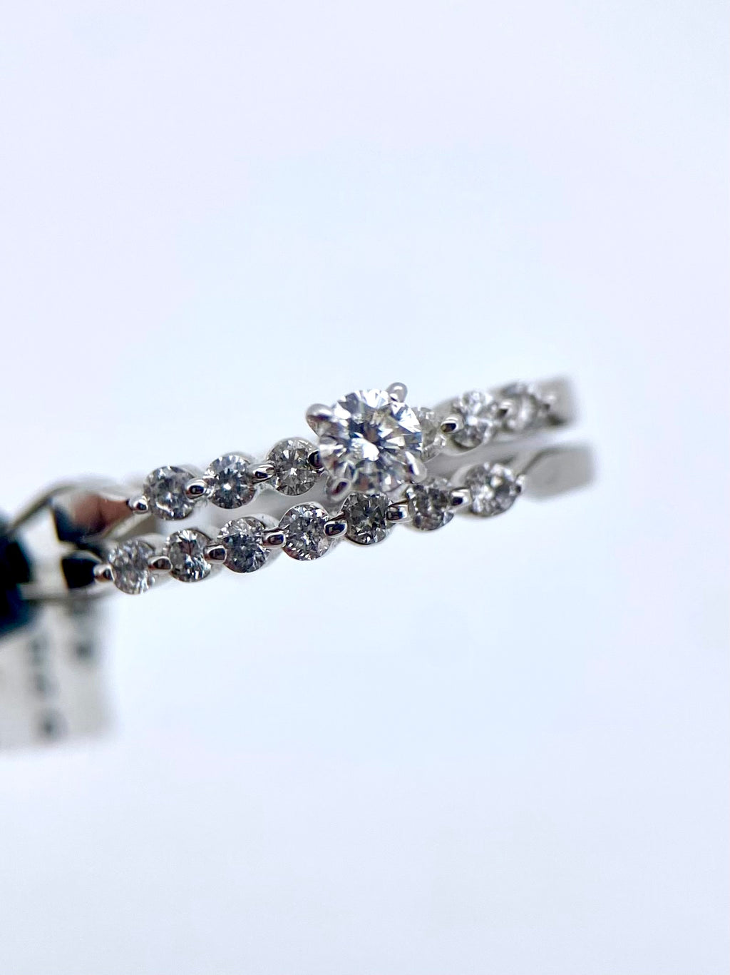 Oro Blanco 14k Redondo con Alianza 0.15ct + 0.13ct de Diamantes Naturales                            Anillo Compromiso OF1589