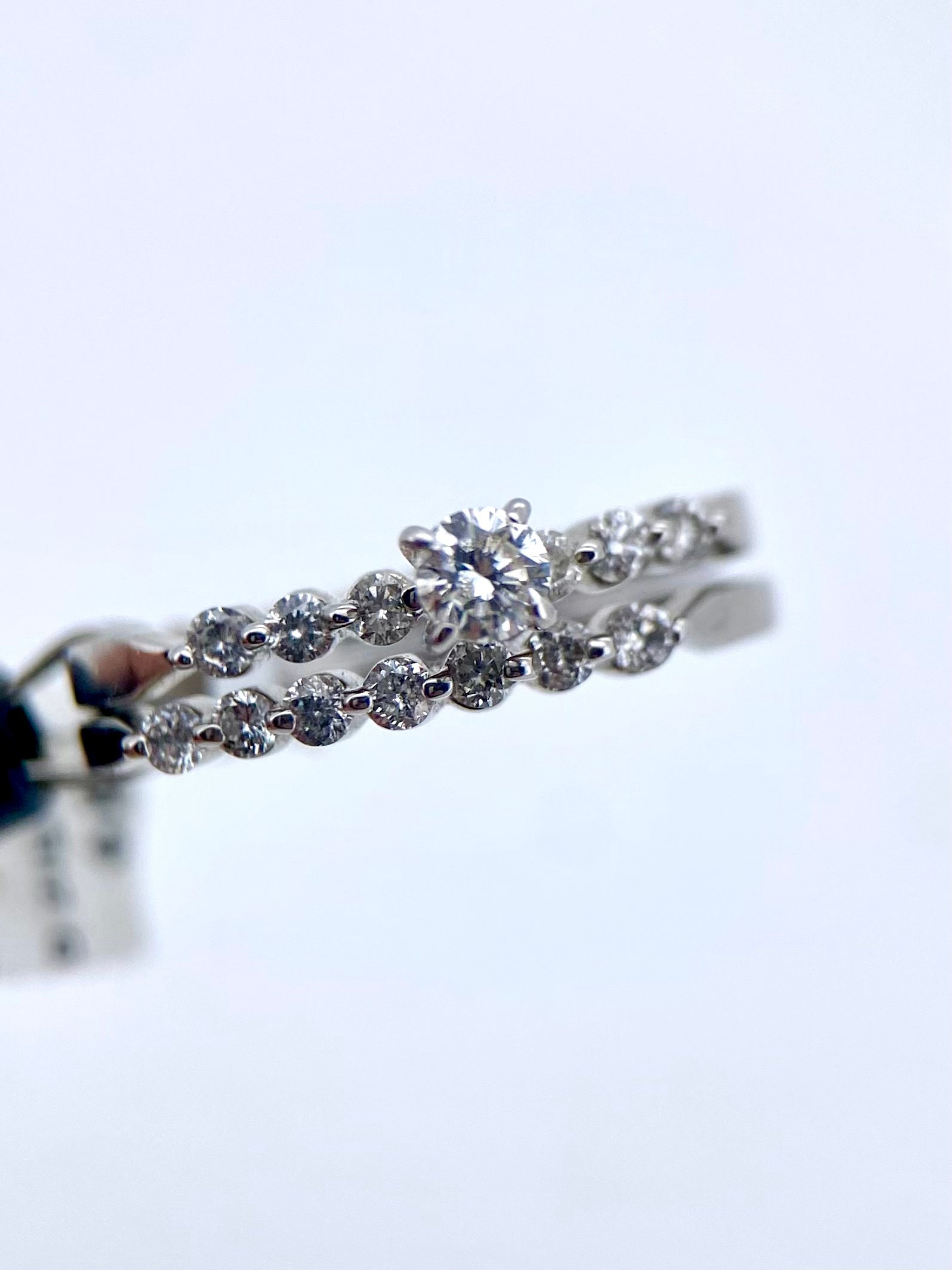 Oro Blanco 14k Redondo con Alianza 0.15ct + 0.13ct de Diamantes Naturales                            Anillo Compromiso OF1589