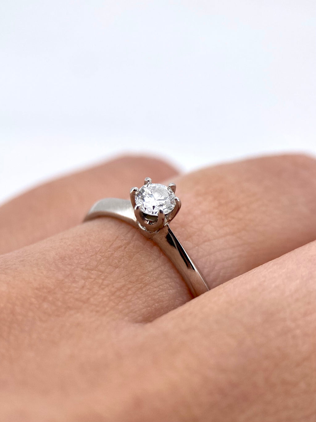 Oro Blanco 14k Redondo 0.24ct de Diamante Natural                                                  Anillo Compromiso OF2236