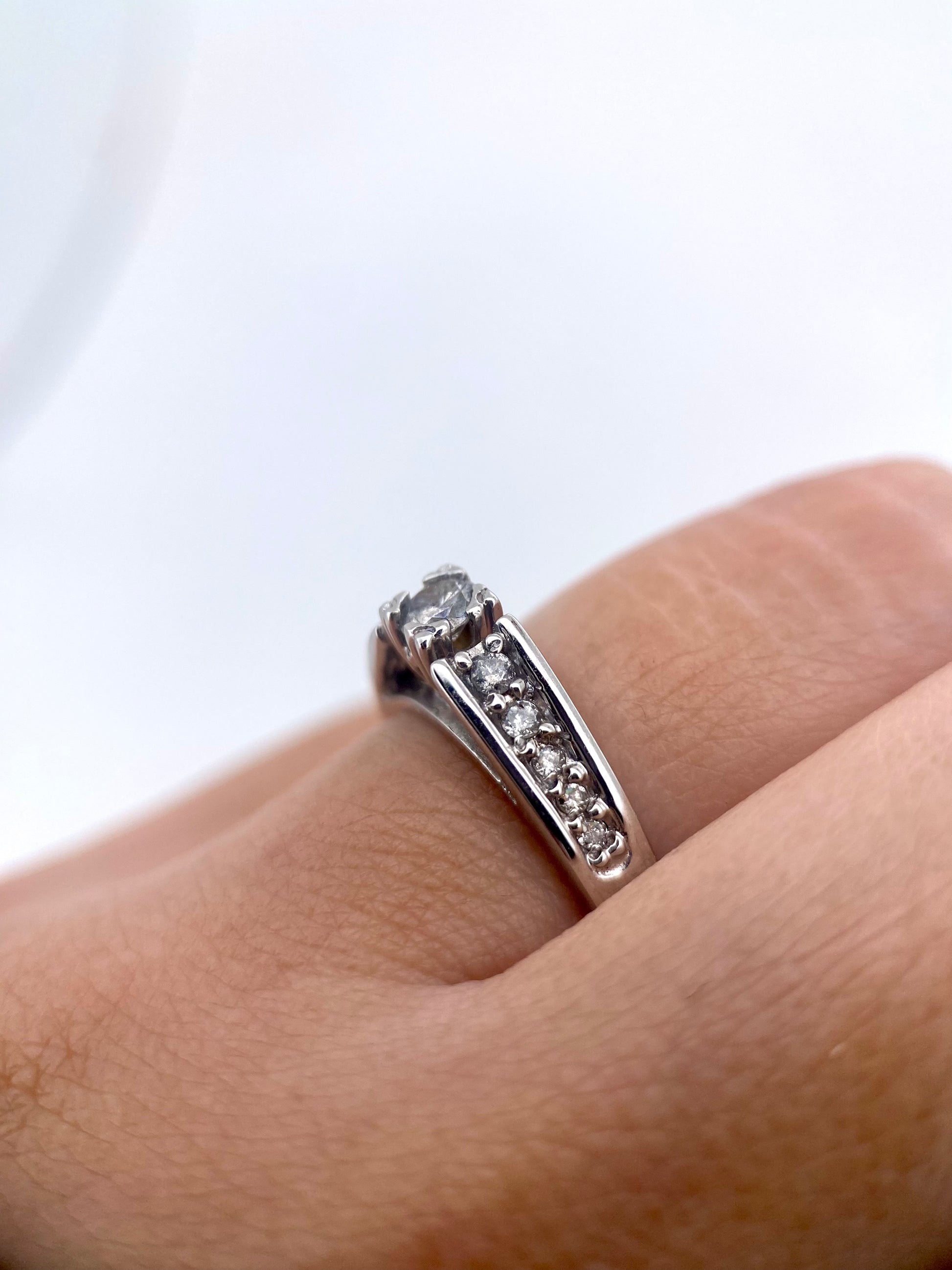 Oro Blanco 14k Princess 0.20ct + 0.18ct de Diamantes Naturales                            Anillo Compromiso OF1561