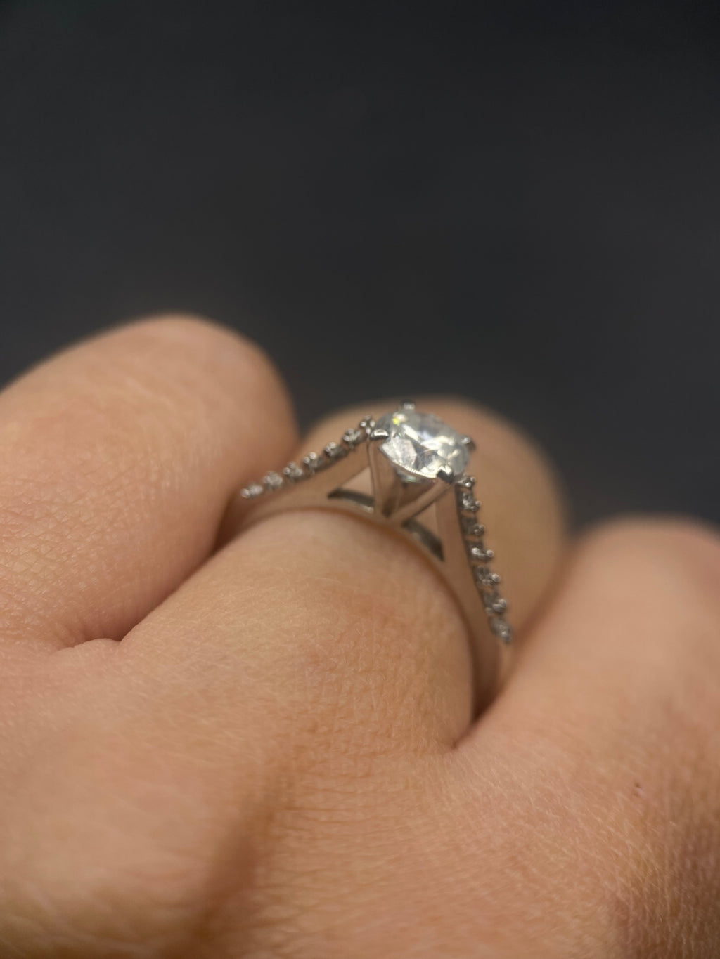 Redondo 0.72ct Diamante GIA OF1498