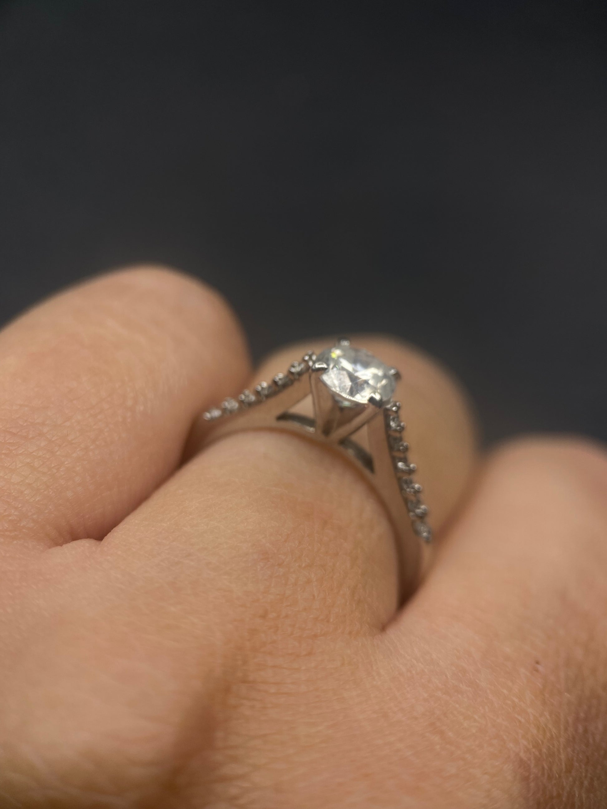 Redondo 0.72ct Diamante GIA OF1498