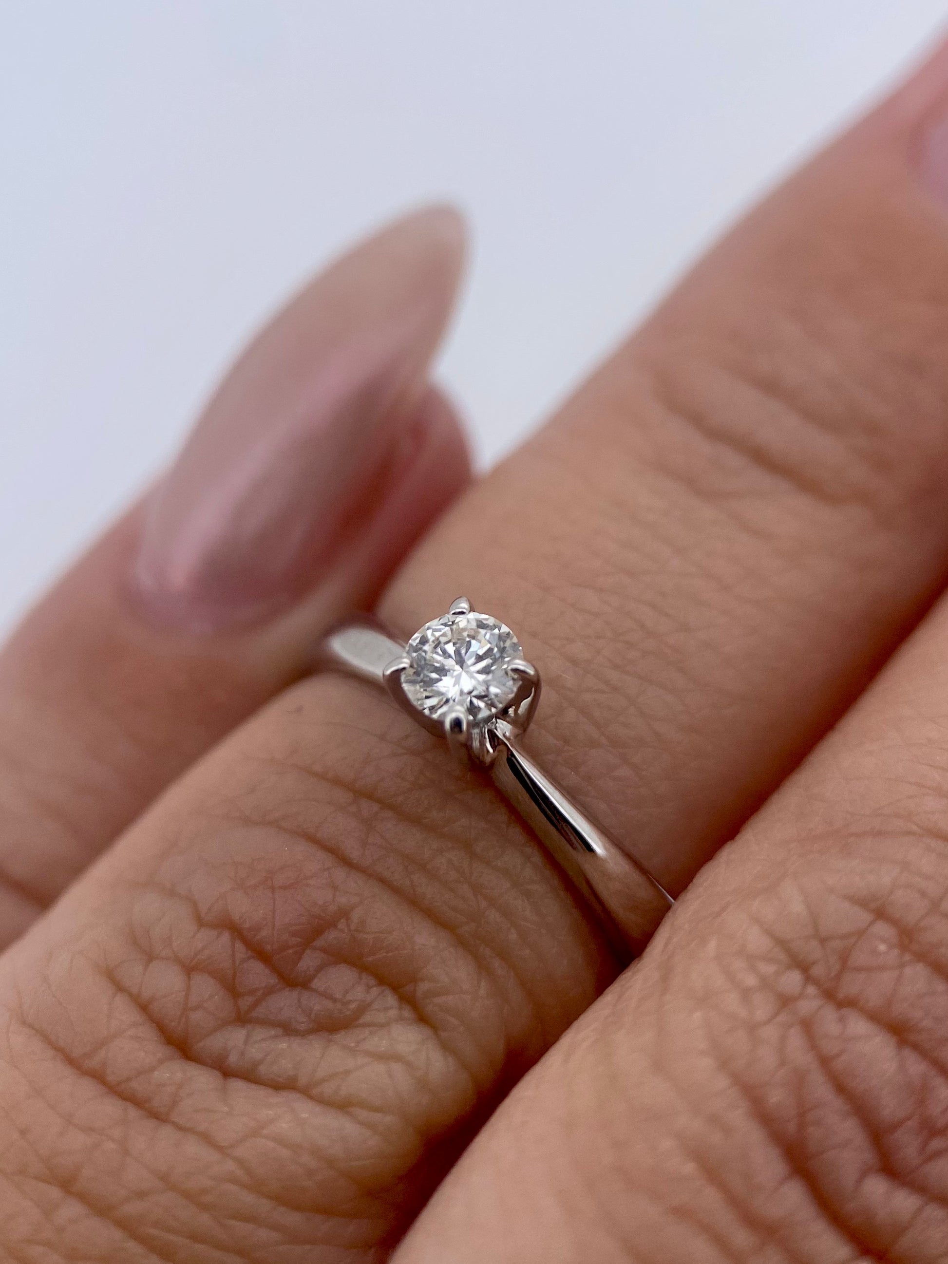 Oro Blanco 14k Redondo 0.19ct de Diamantes Naturales                            Anillo Compromiso OF2234