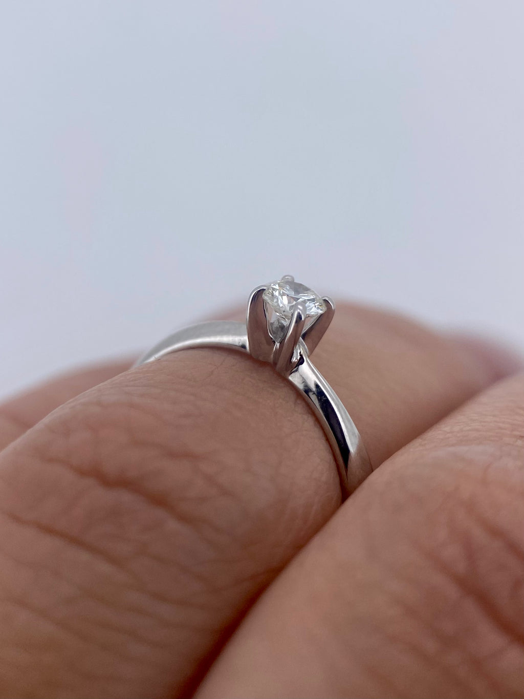 Oro Blanco 14k Redondo 0.19ct de Diamantes Naturales                            Anillo Compromiso OF2234