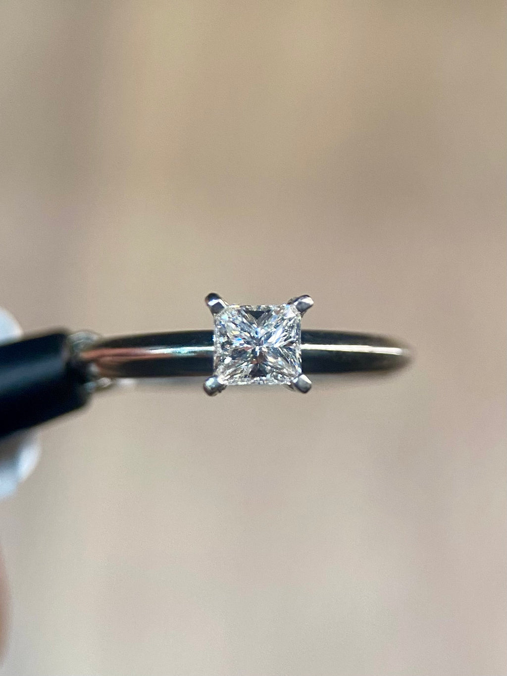 Oro Blanco 14k Princess 0.40ct de Diamantes Naturales                            Anillo Compromiso OF2240