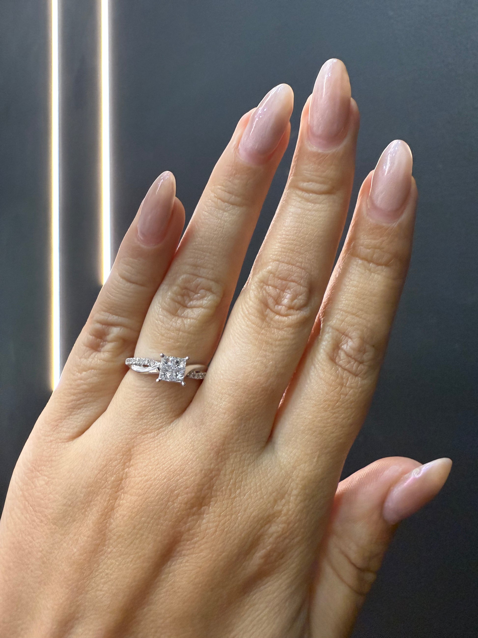 Oro Blanco 14k Princess 0.50ct de Diamantes Naturales                            Anillo Compromiso OF2153