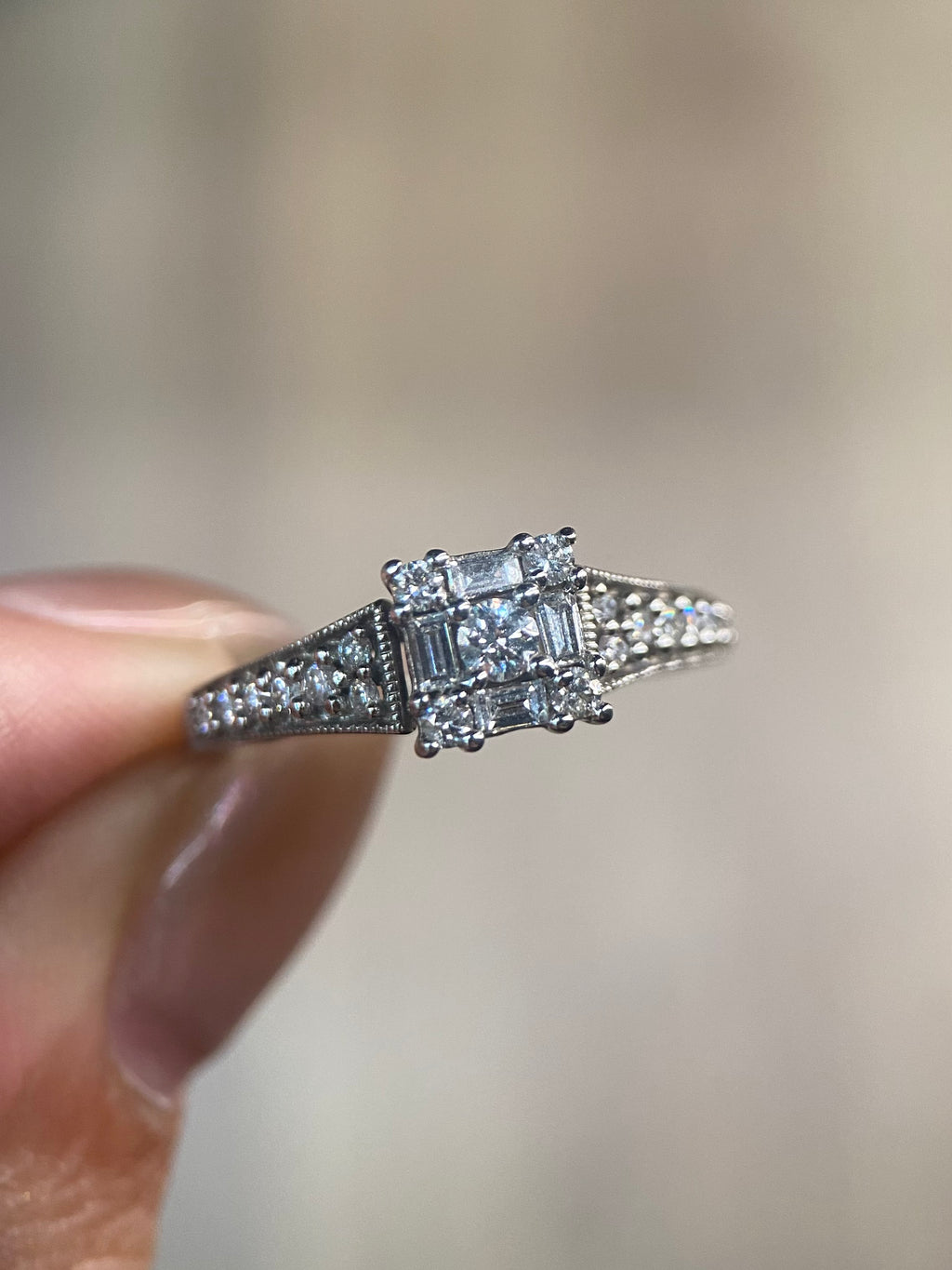 Oro Blanco 14k Princess 0.46ct de Diamante Natural.                                                  Anillo Compromiso OF1619